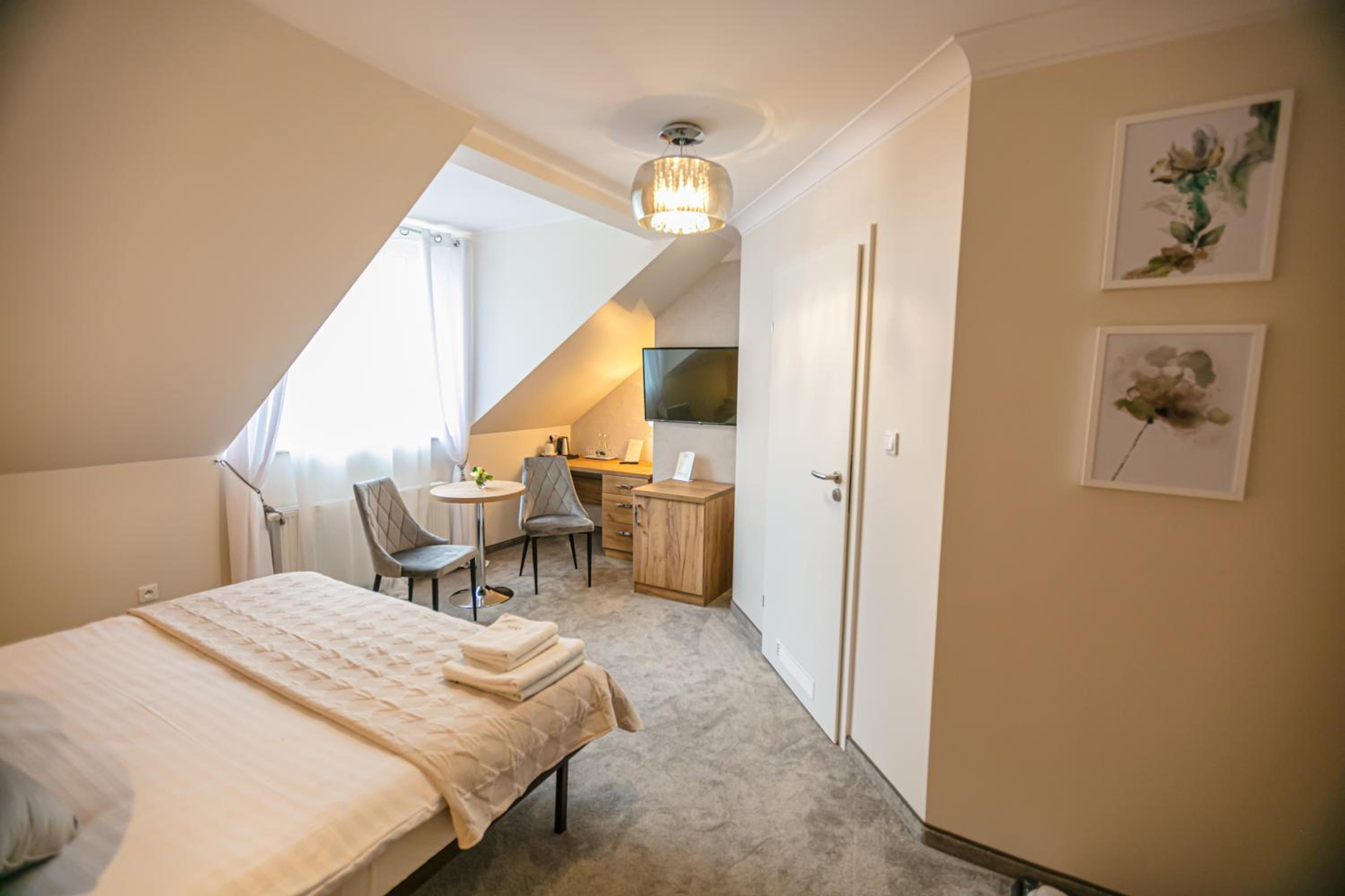 Deluxe Double Room - Photo 5