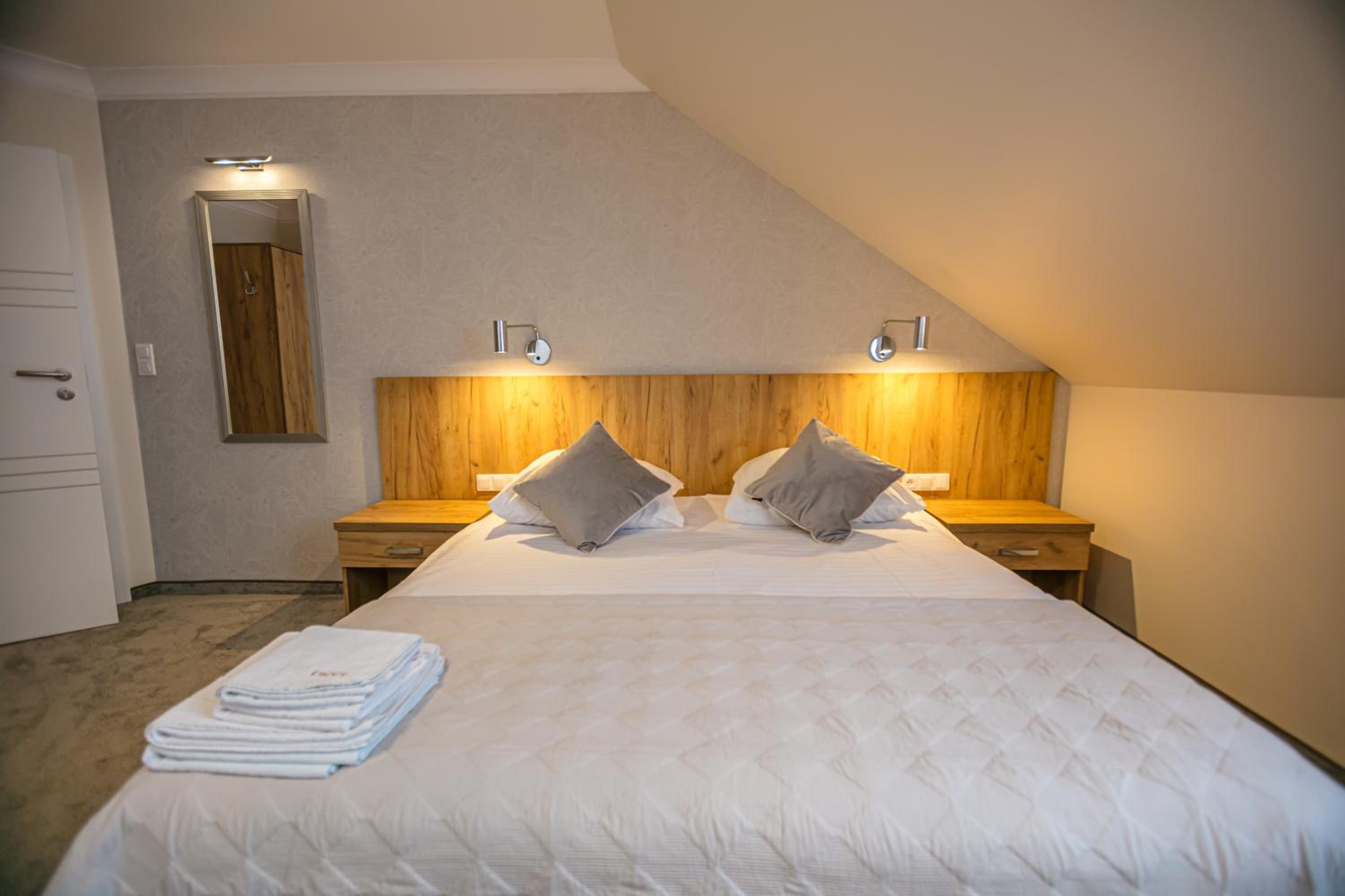 Deluxe Double Room - Photo 6