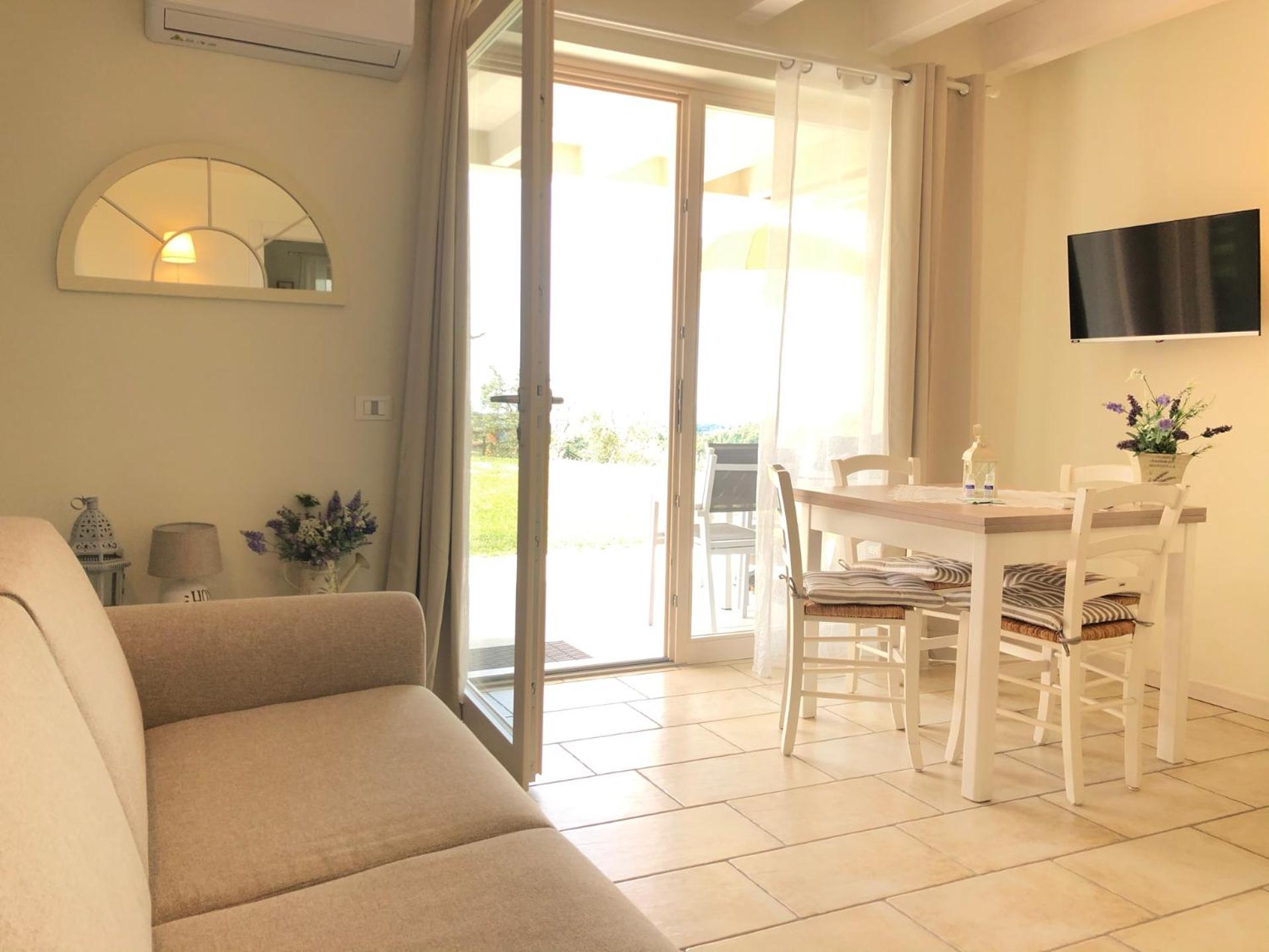 Apartment with Lake View