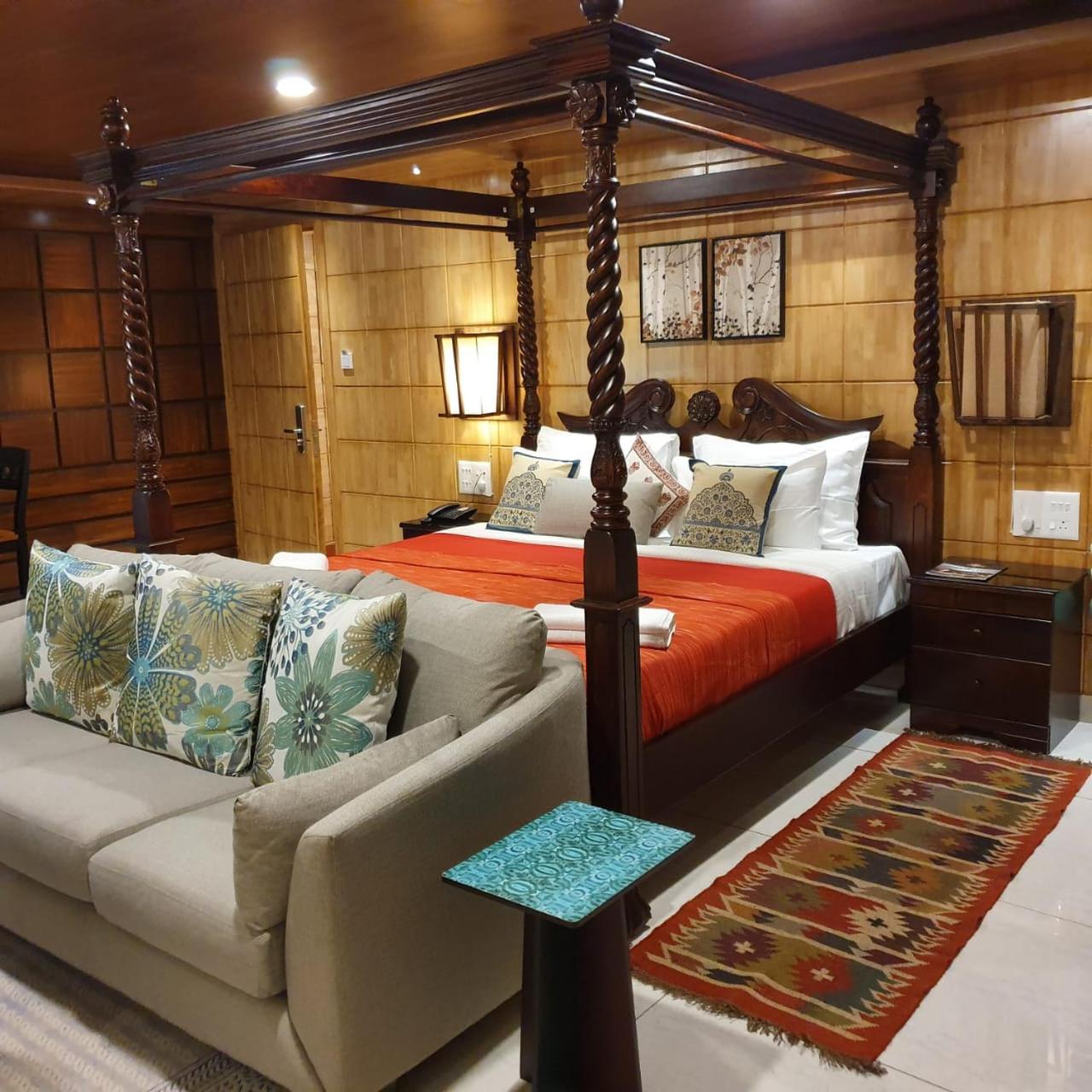 Suite Room - Photo 2