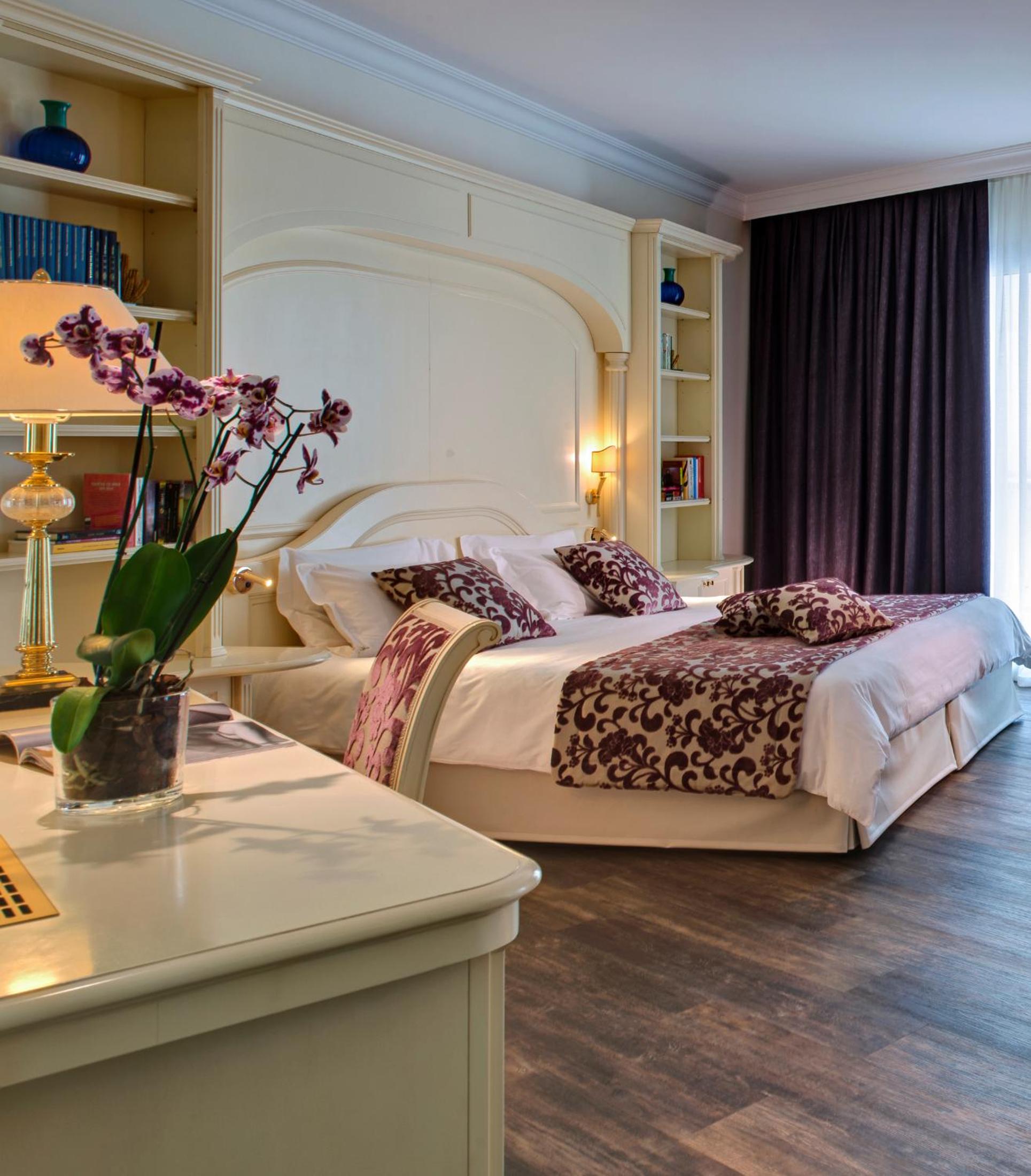 Deluxe Suite photo 2