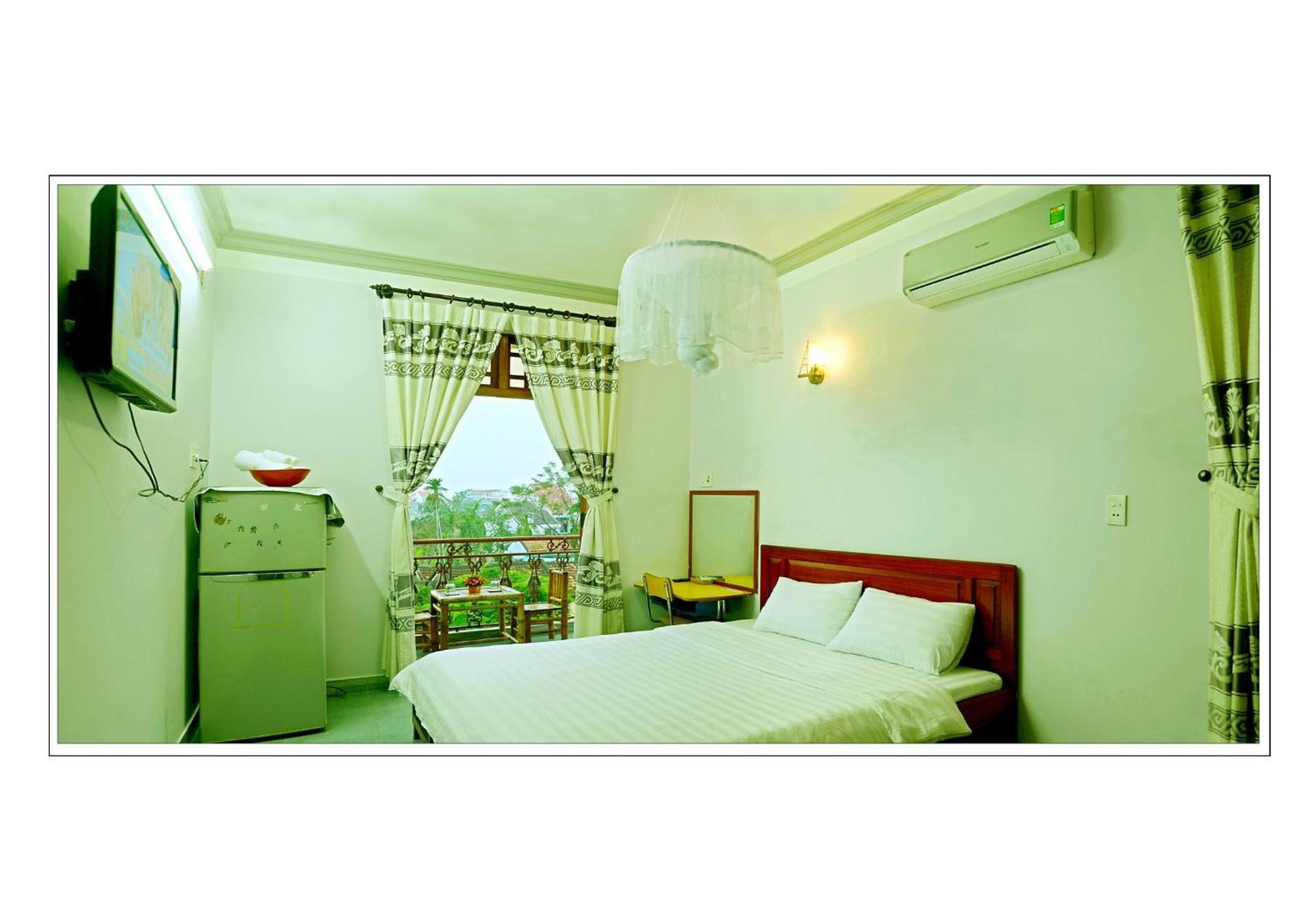 Triple Room with Shared Bathroom