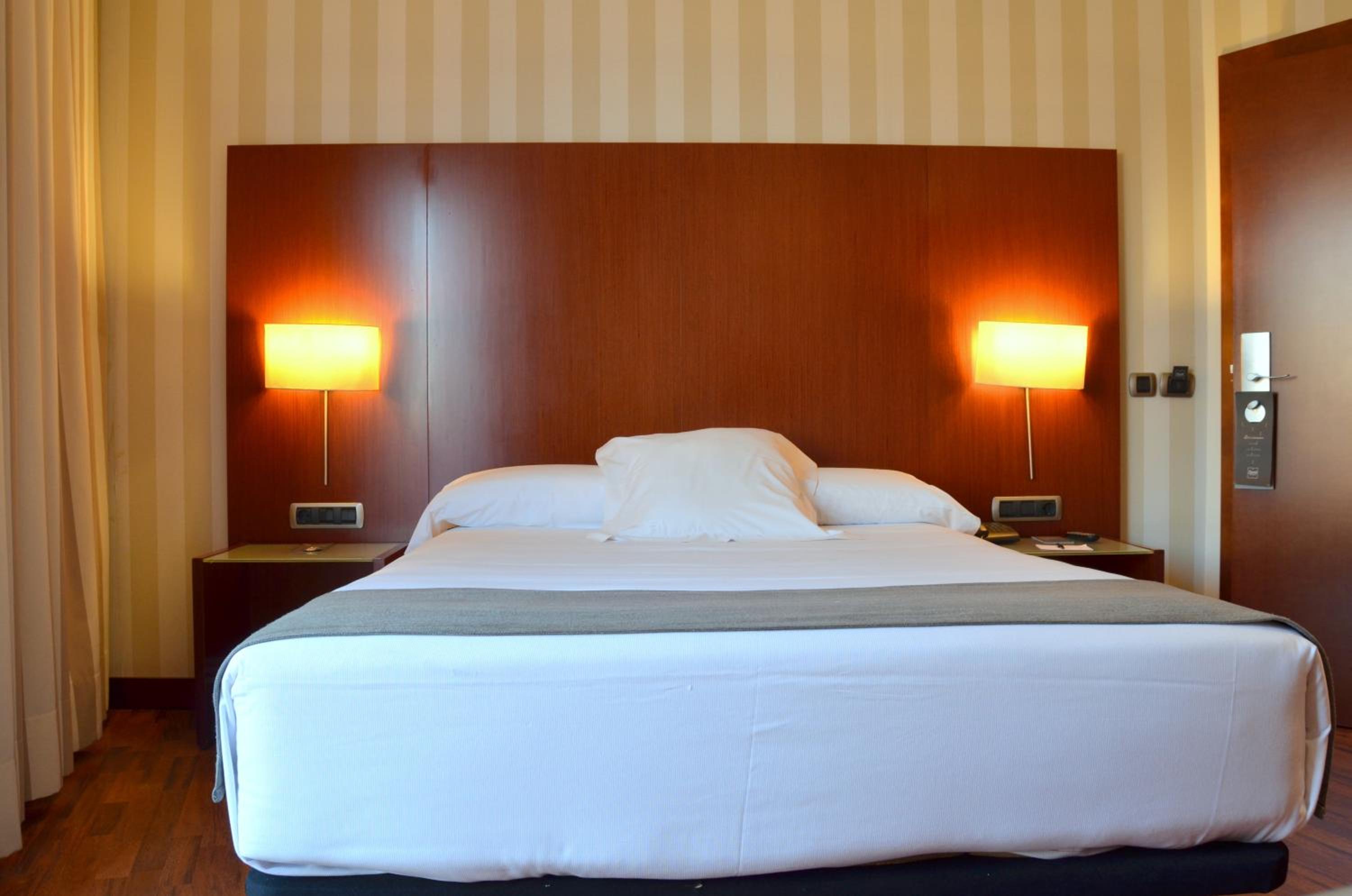 Twin Room - Photo 2