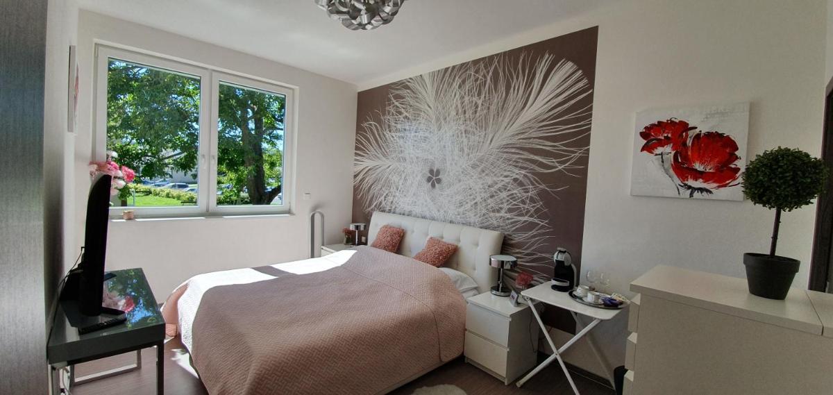 Deluxe Double Room with Bath photo 2