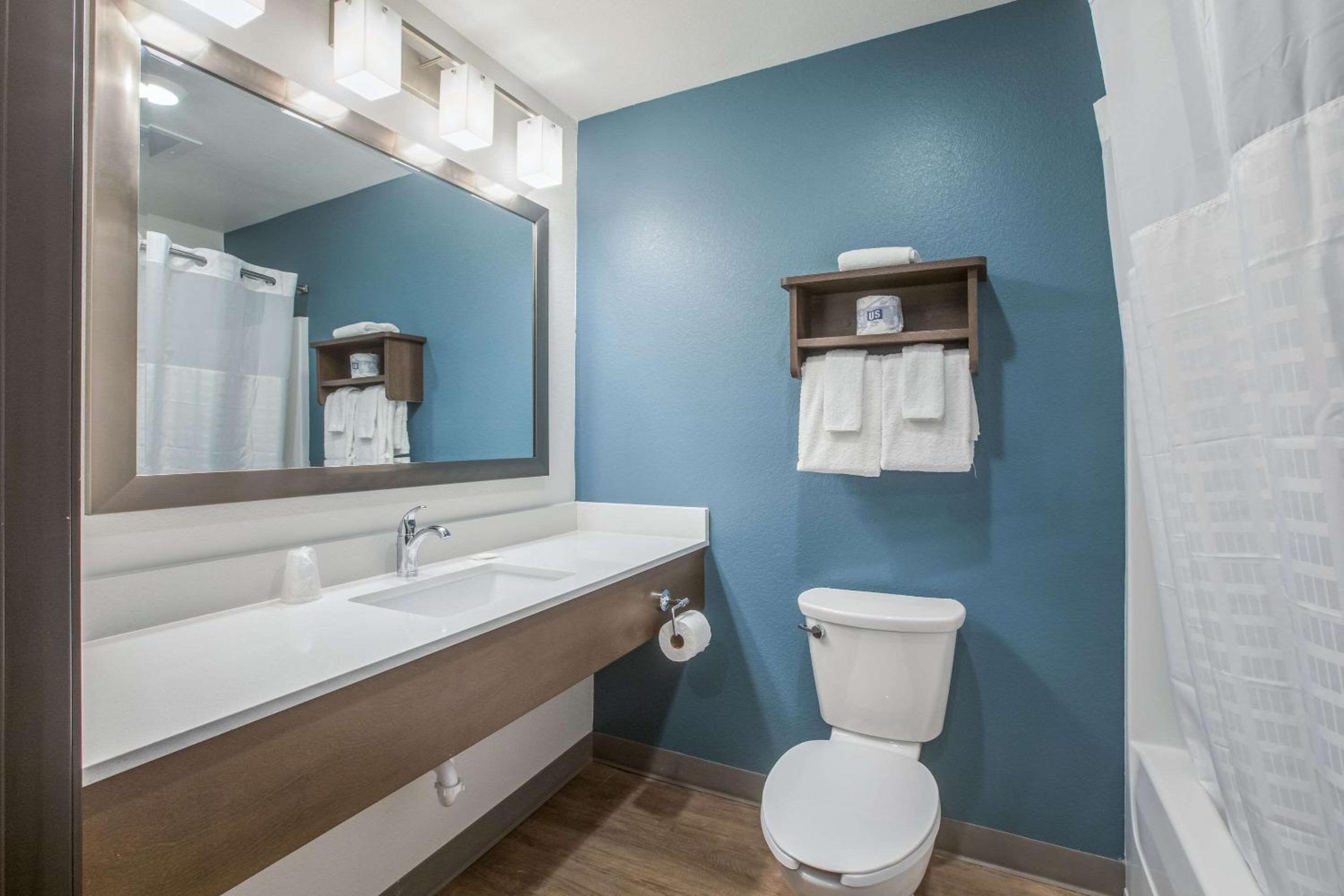 King Room - Non Smoking/Pet Friendly - Photo 2