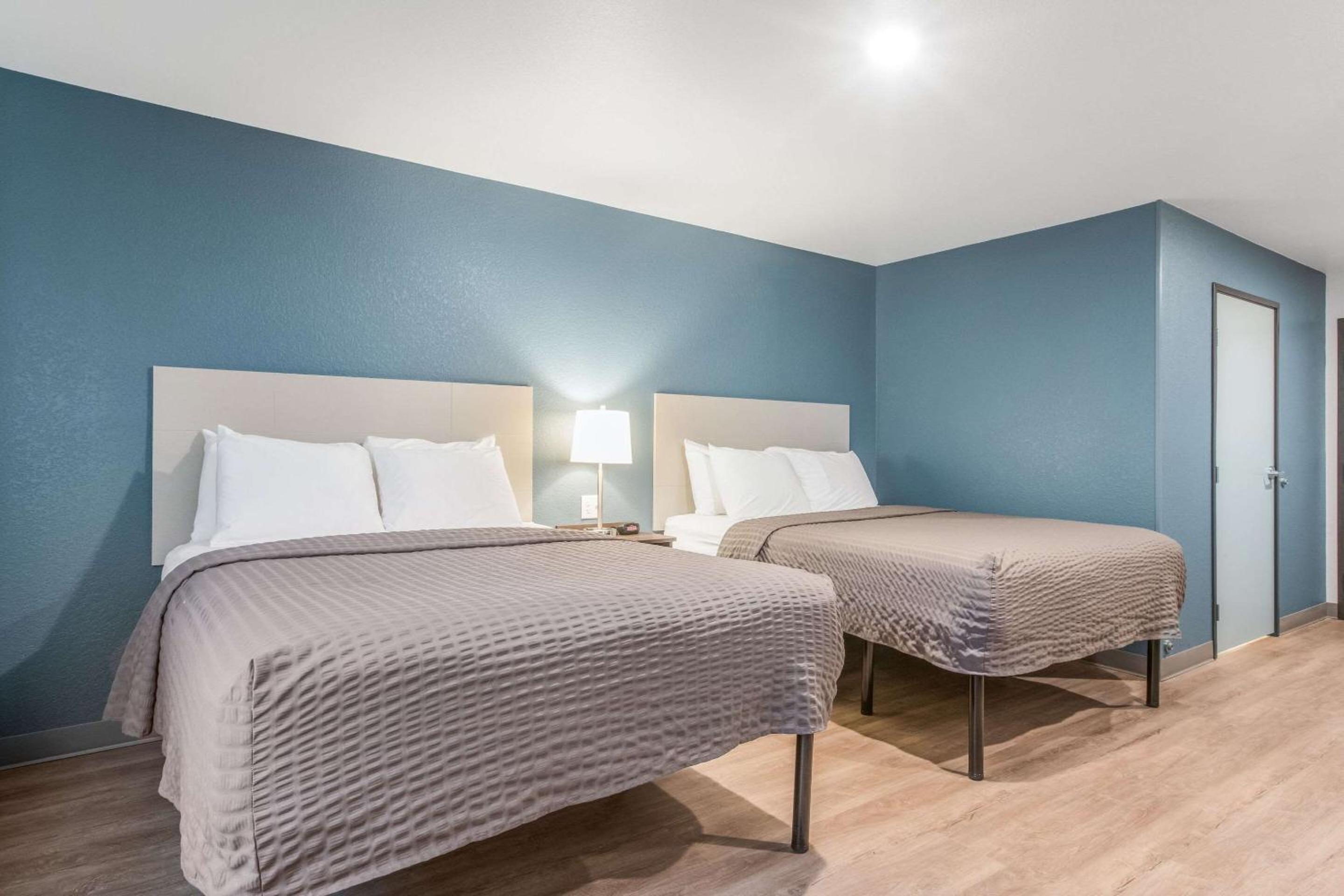 Queen Room with Two Queen Beds - Accessible/Non Smoking - Photo 4