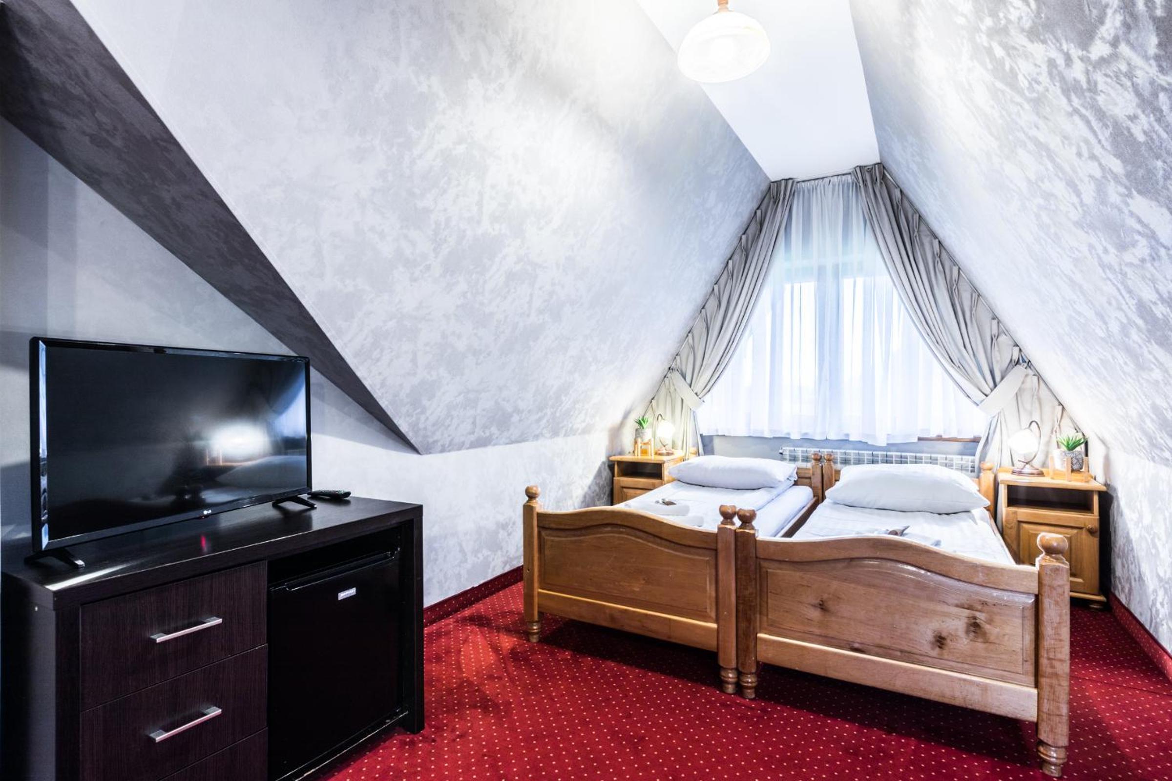 Double or Twin Room photo 3