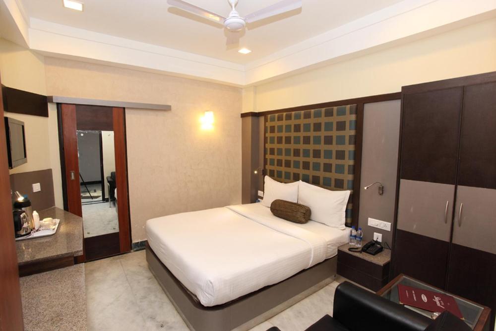 Super Deluxe Double Room photo 3