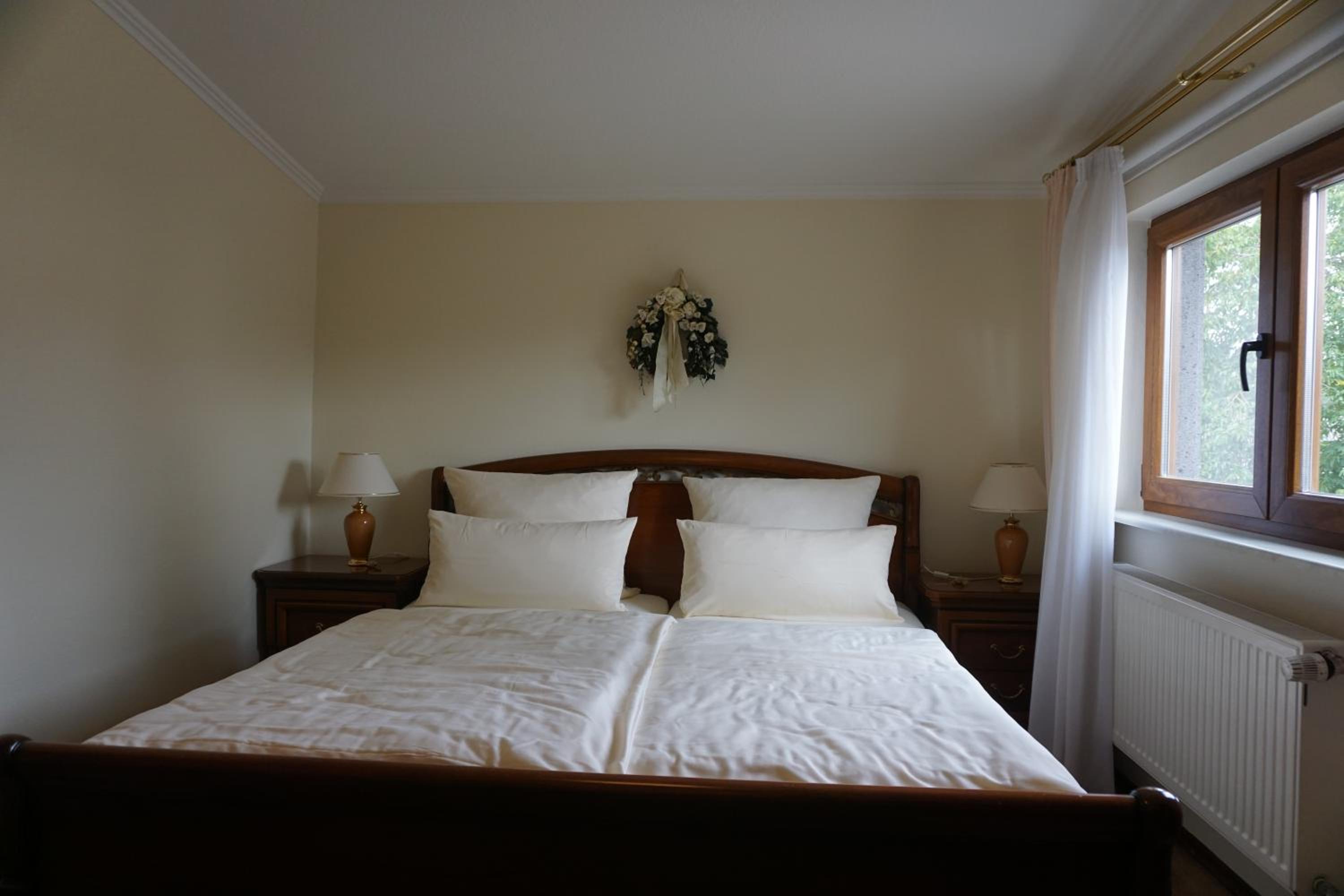 Double Room - Photo 8