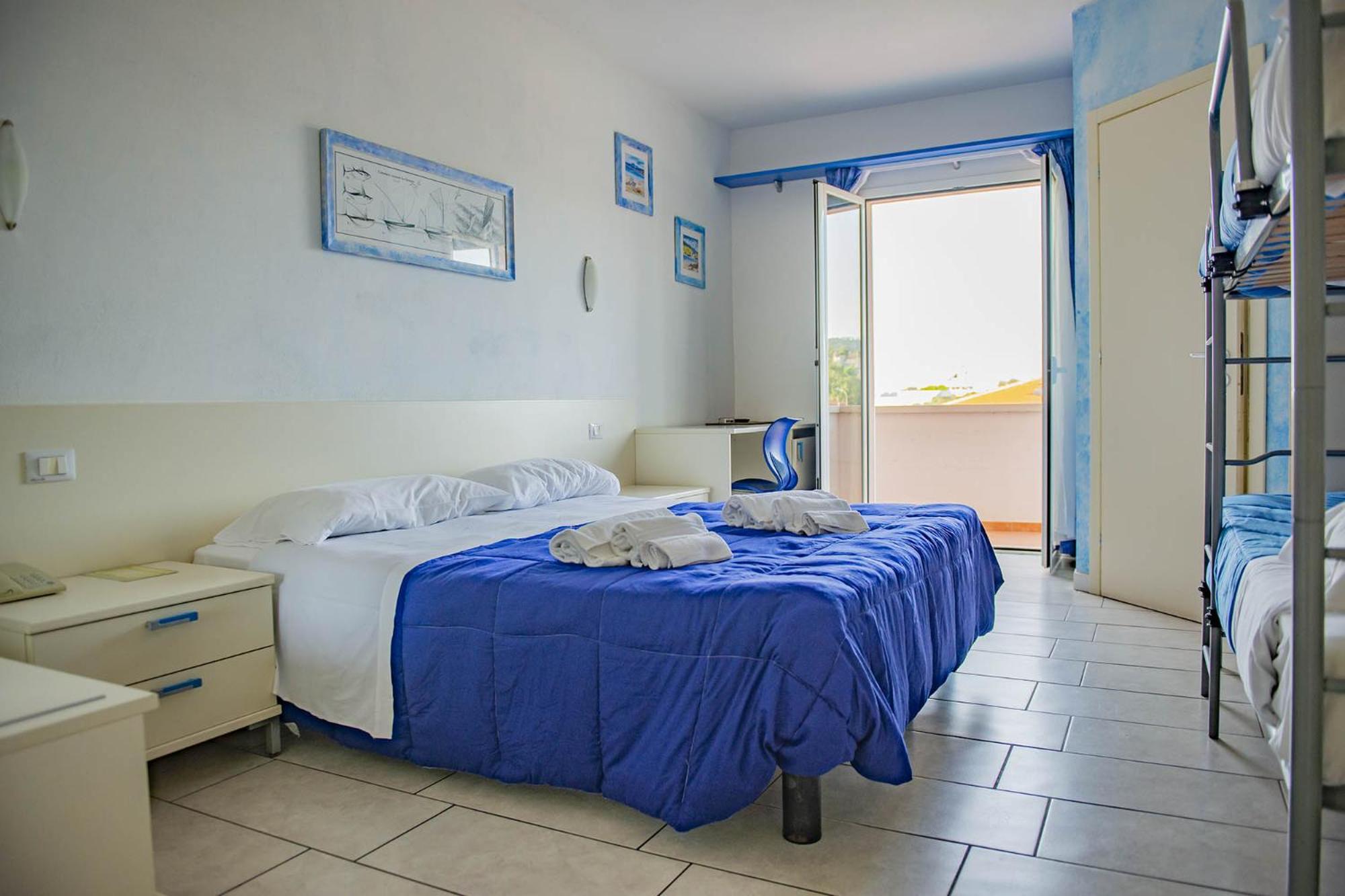 Quadruple Room with Balcony photo 1