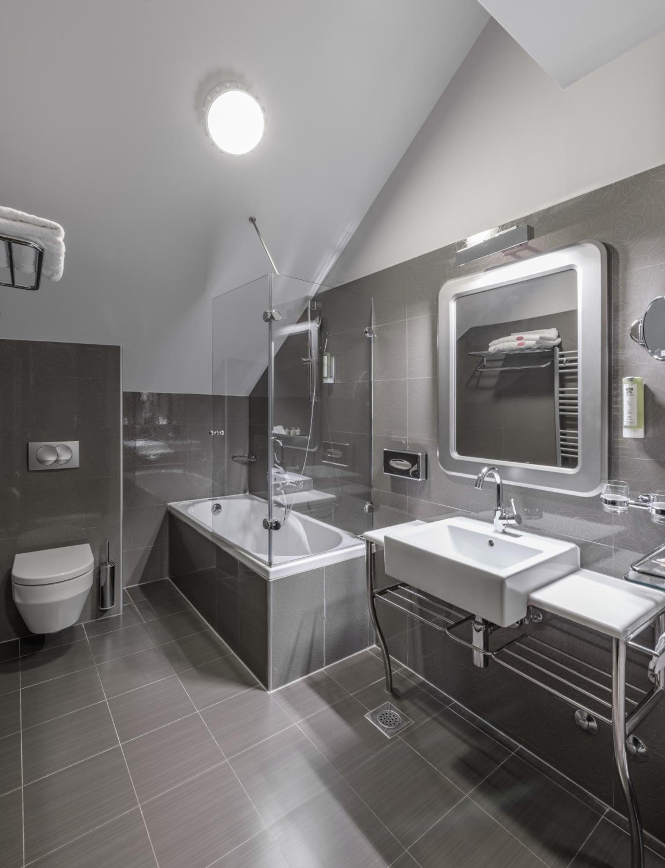 Deluxe Room - Photo 14
