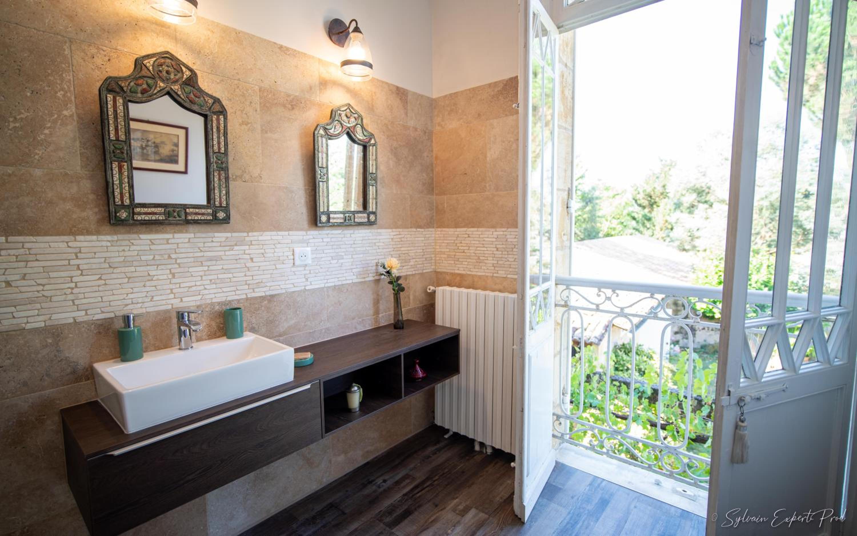 Double Room with Private Bathroom photo 3
