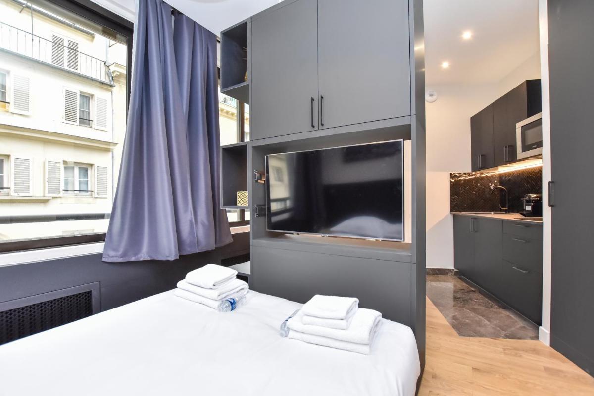 Studio Apartment photo 2