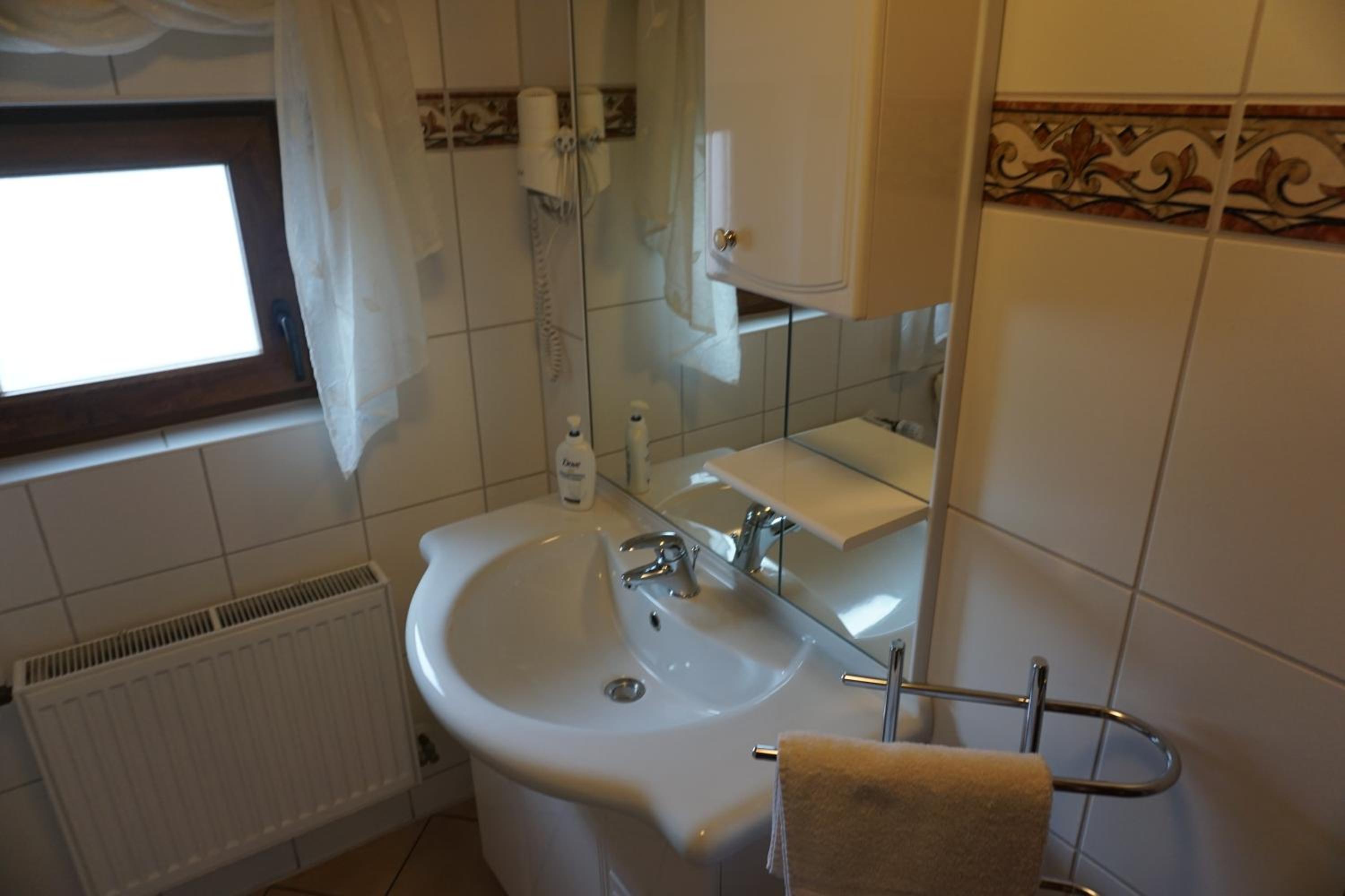 Double Room - Photo 2