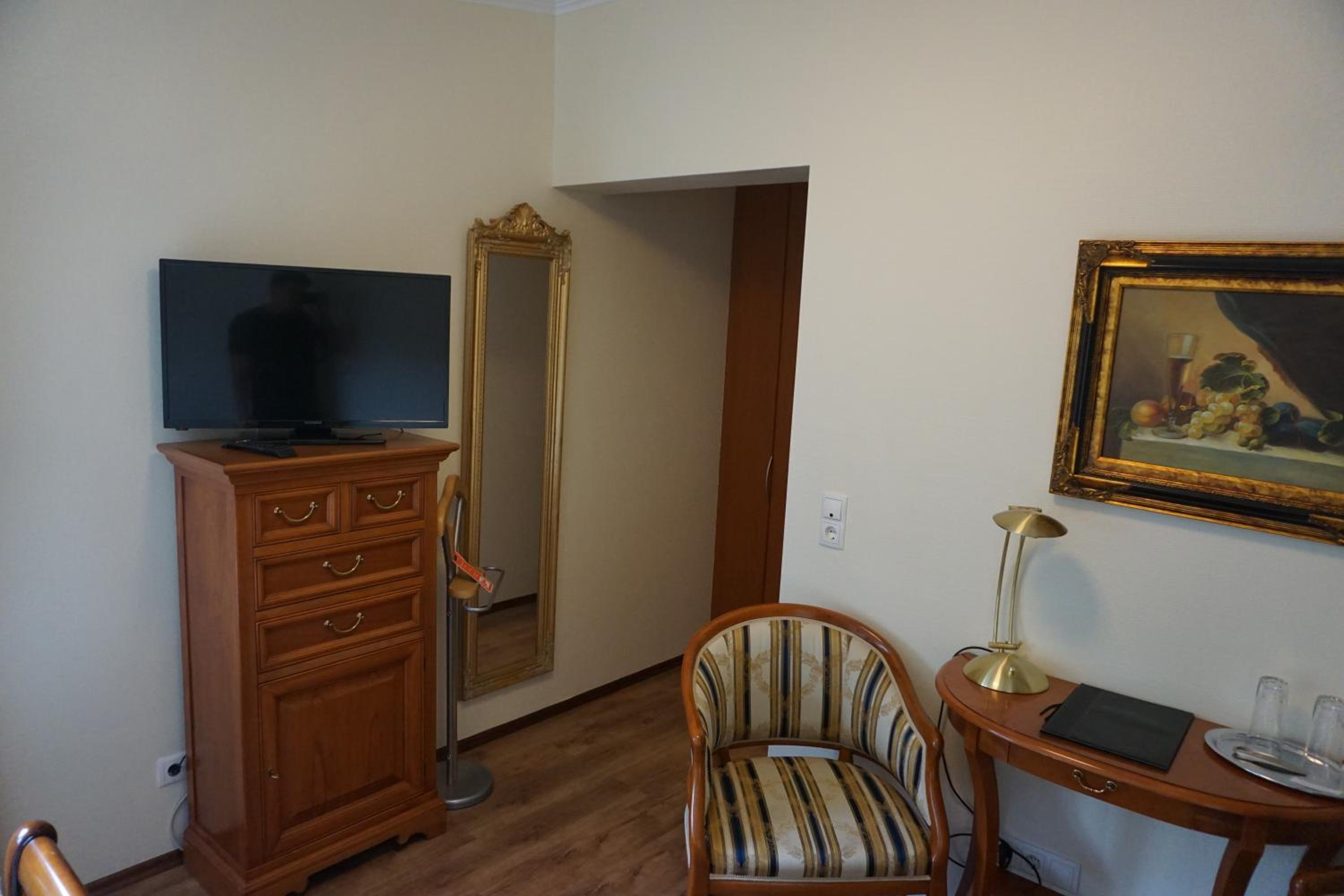 Double Room - Photo 11