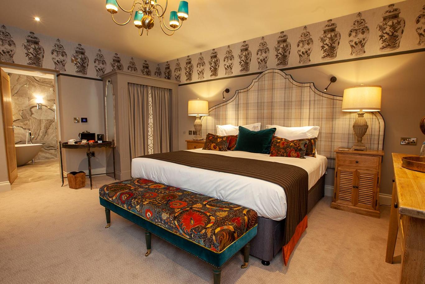 Luxury Double or Twin Room photo 3