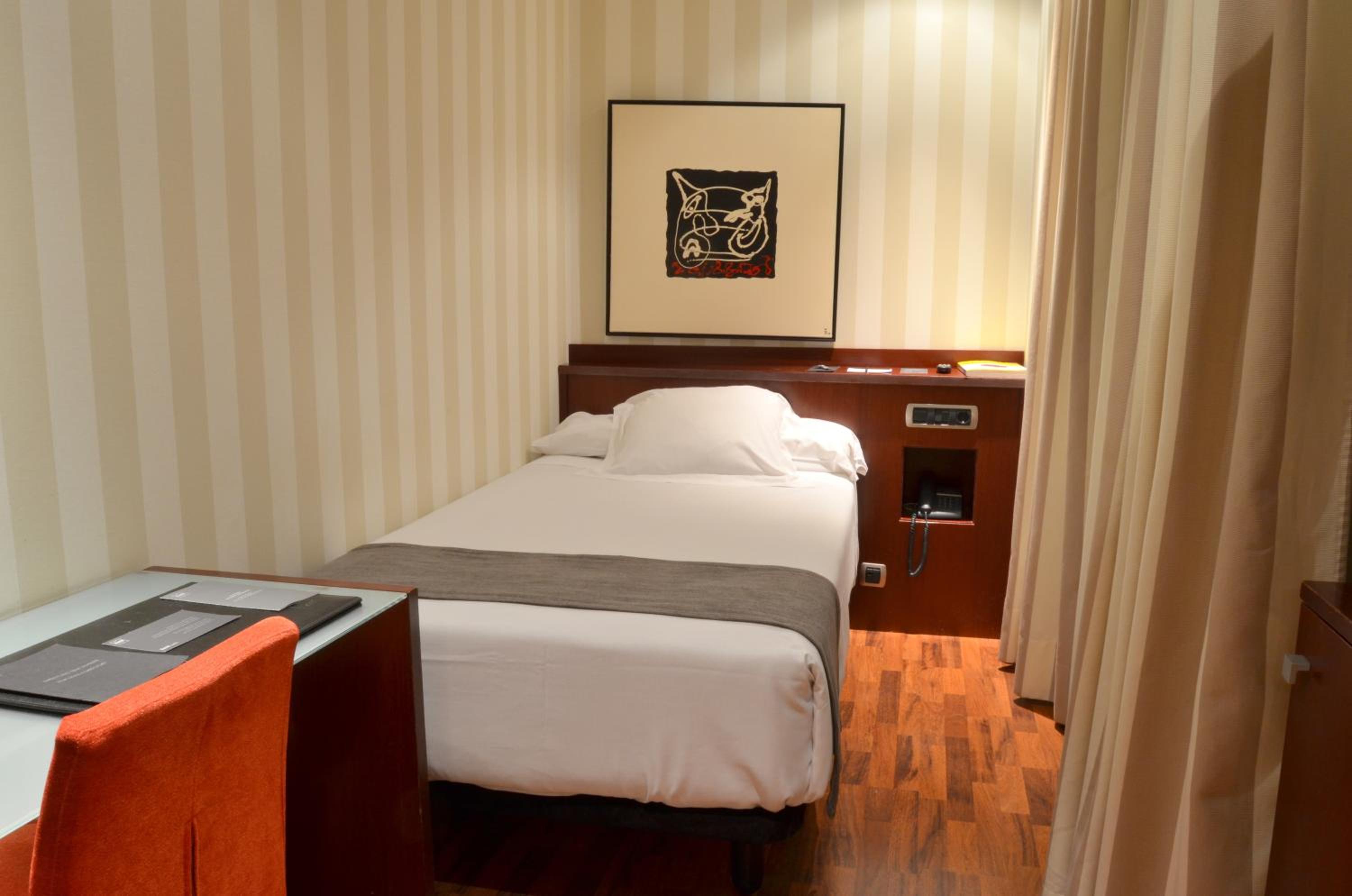 Single Room photo 2