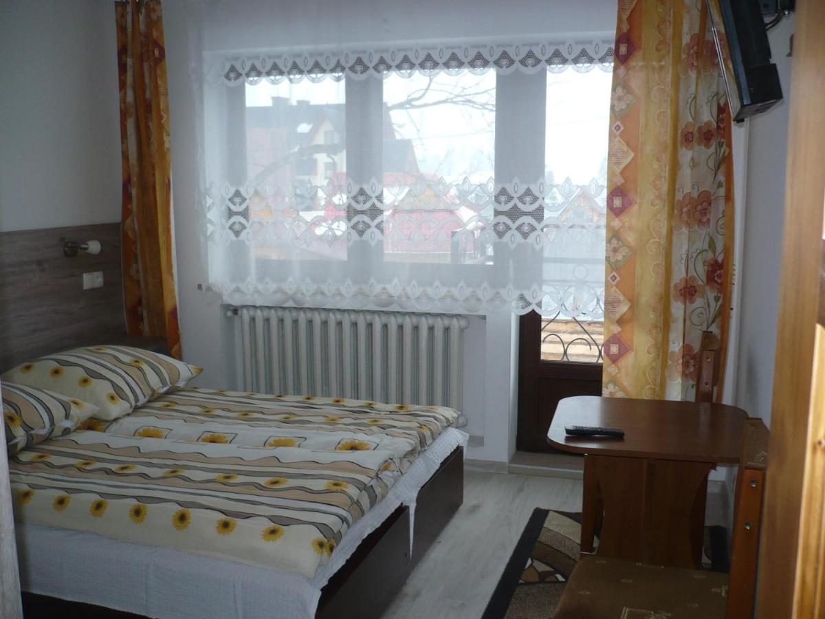 Double or Twin Room with Balcony - Photo 8