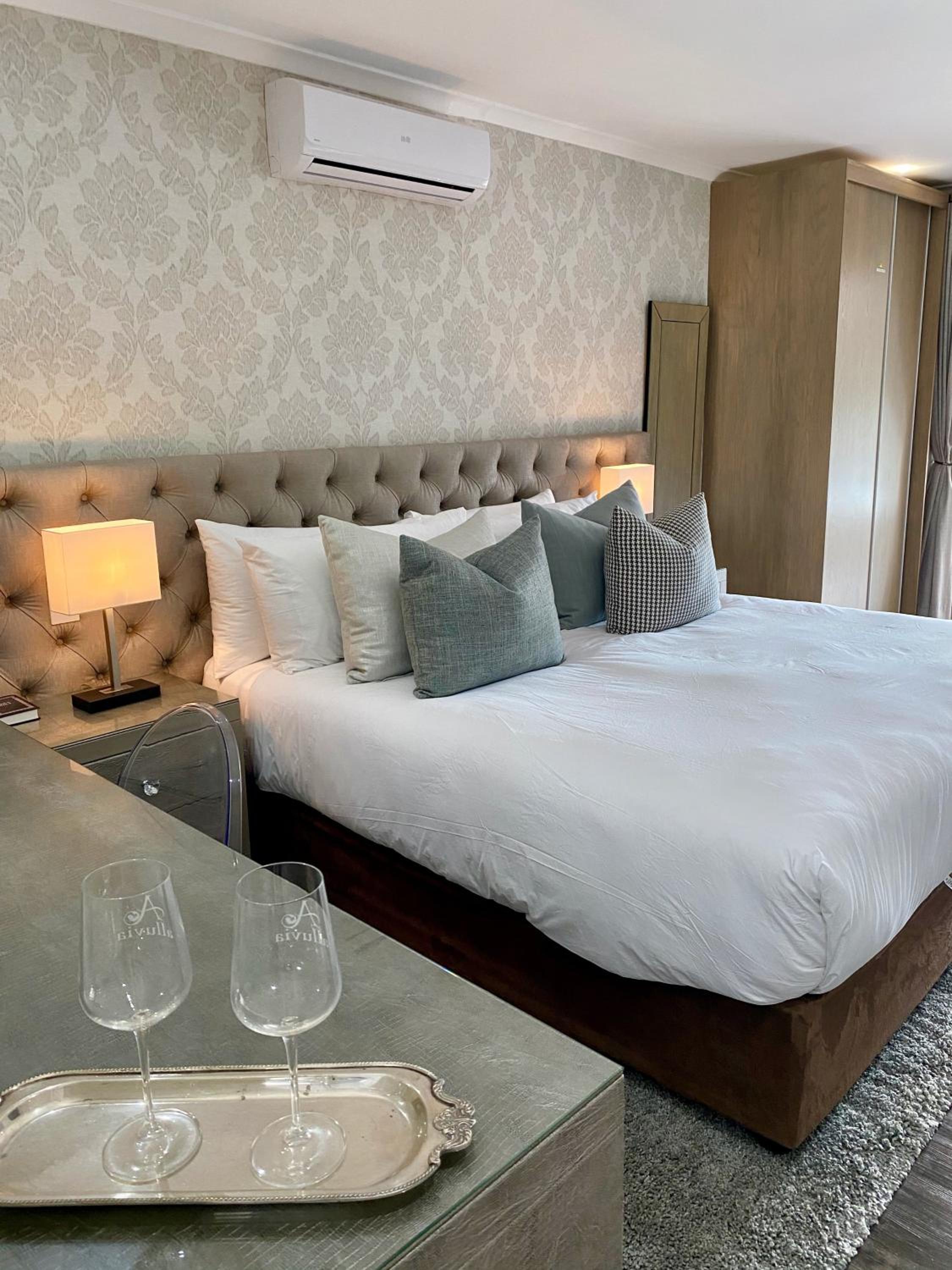 Deluxe Suite - Photo 3