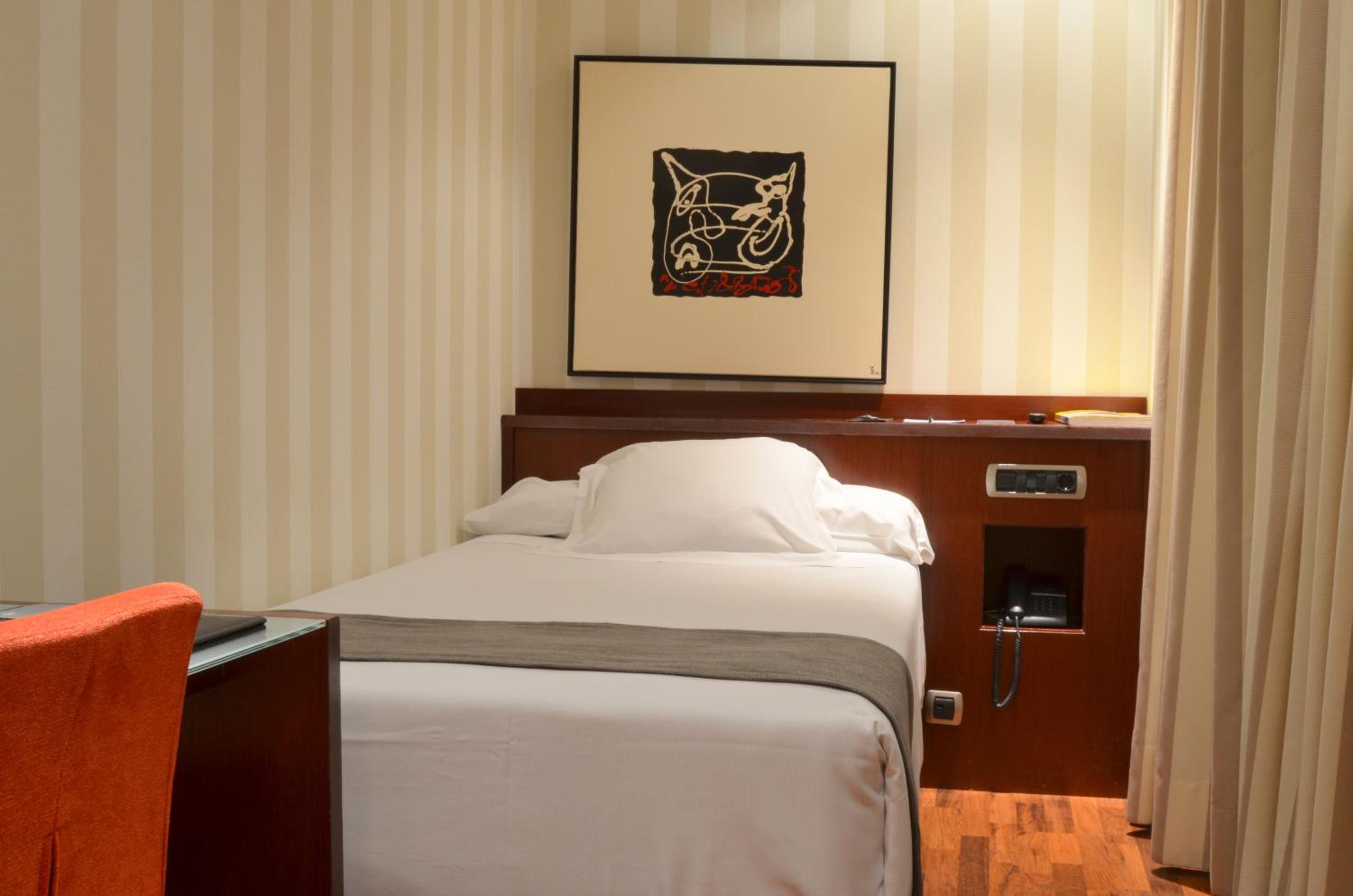 Single Room photo 3