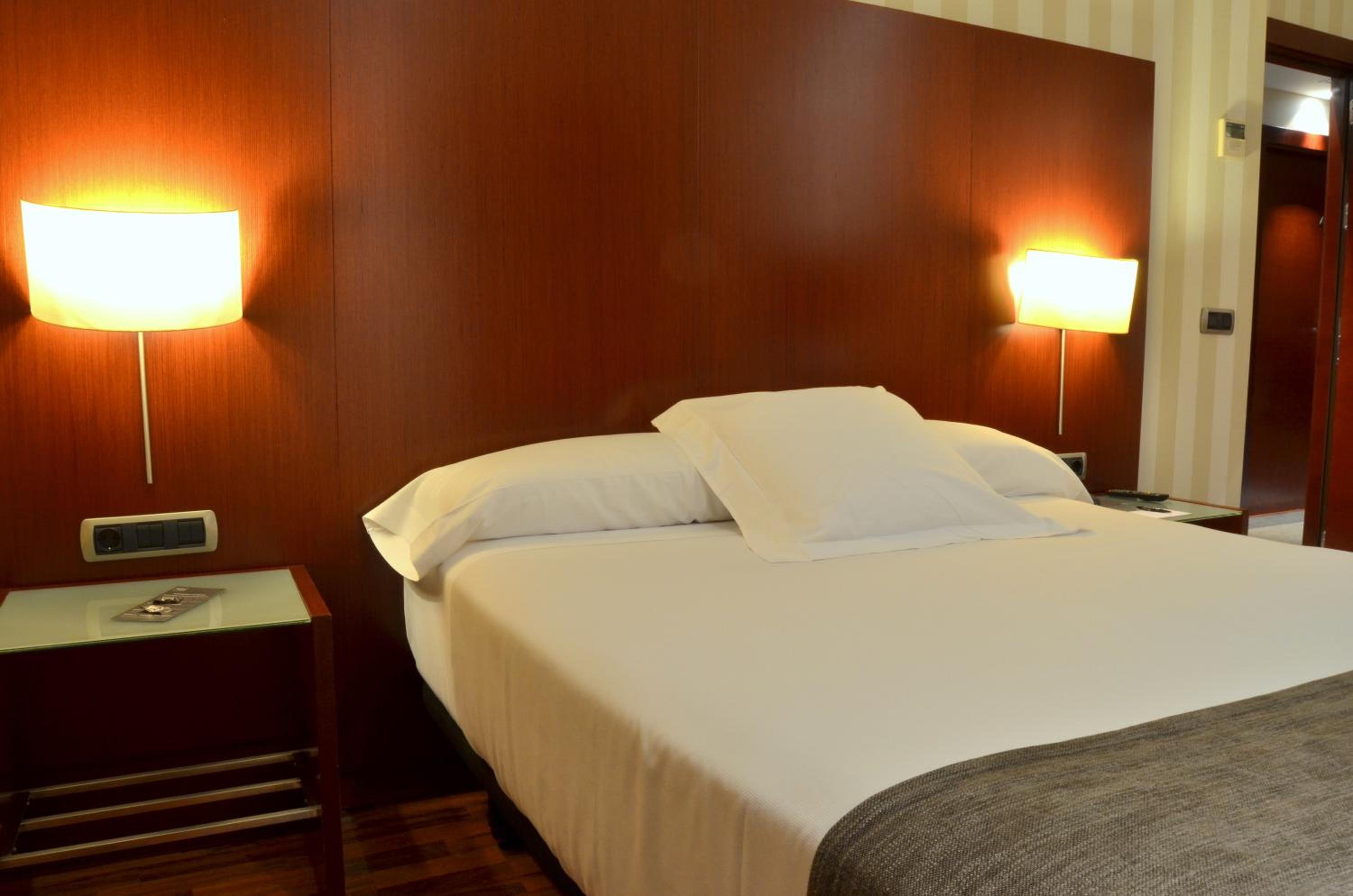 Twin Room - Photo 4