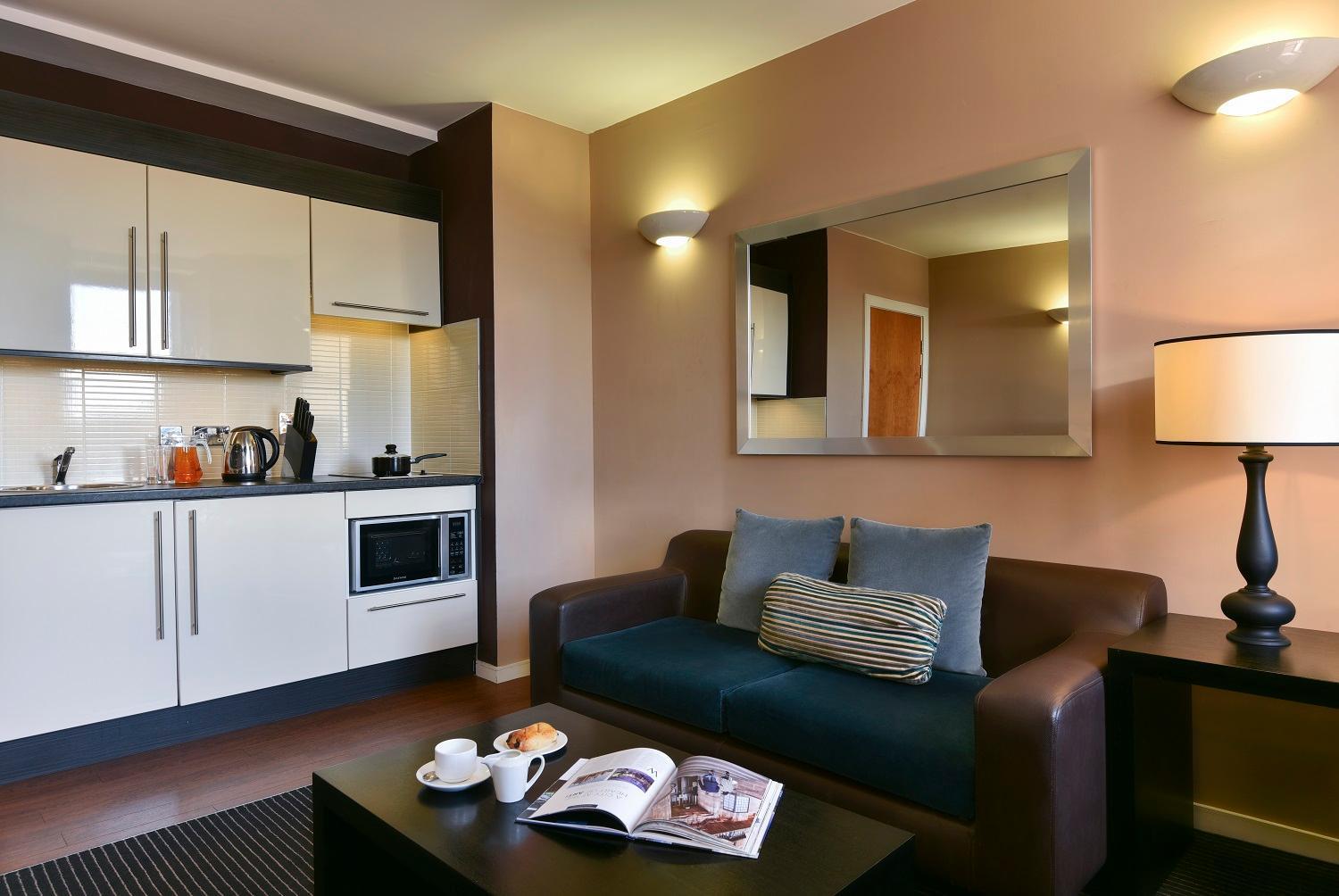 One-Bedroom Apartment - Photo 2