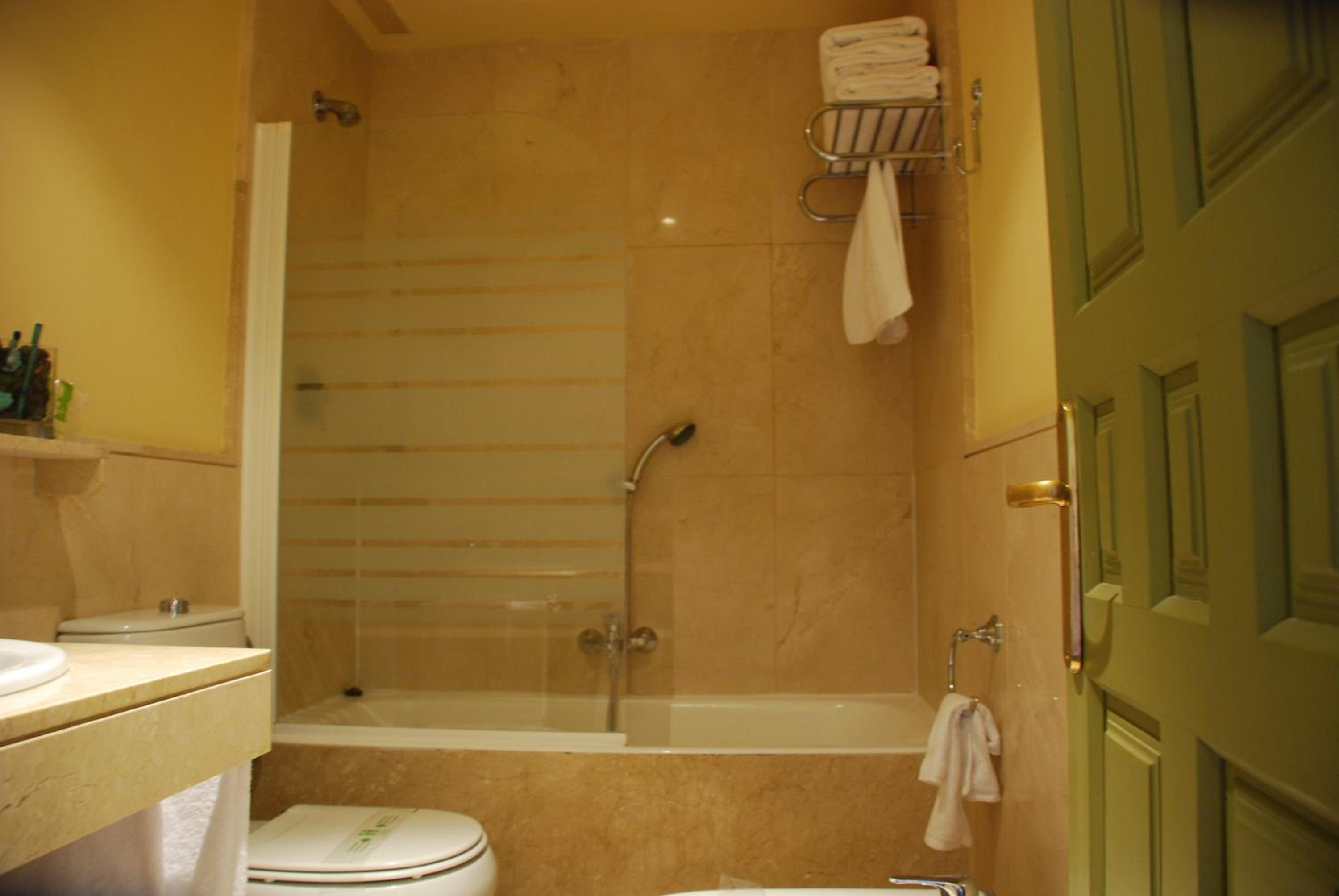 Single Room photo 2