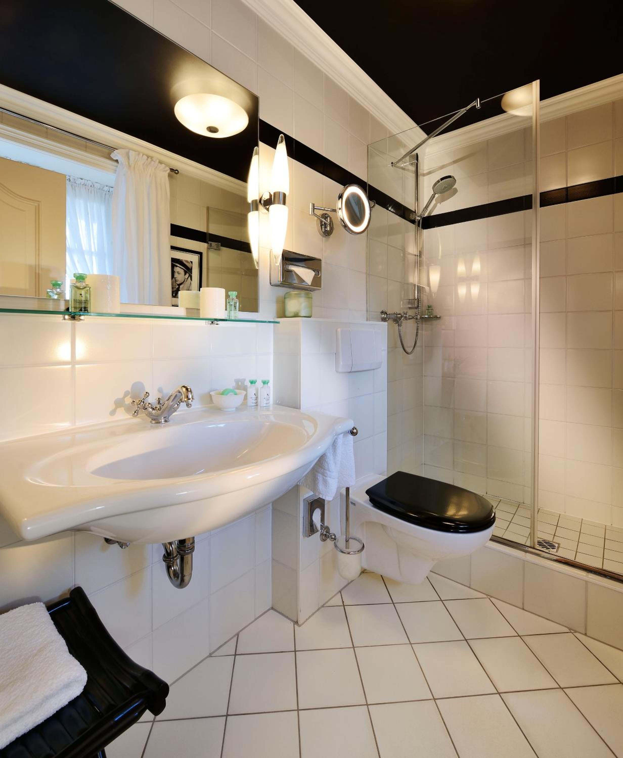 Junior Suite with Shower