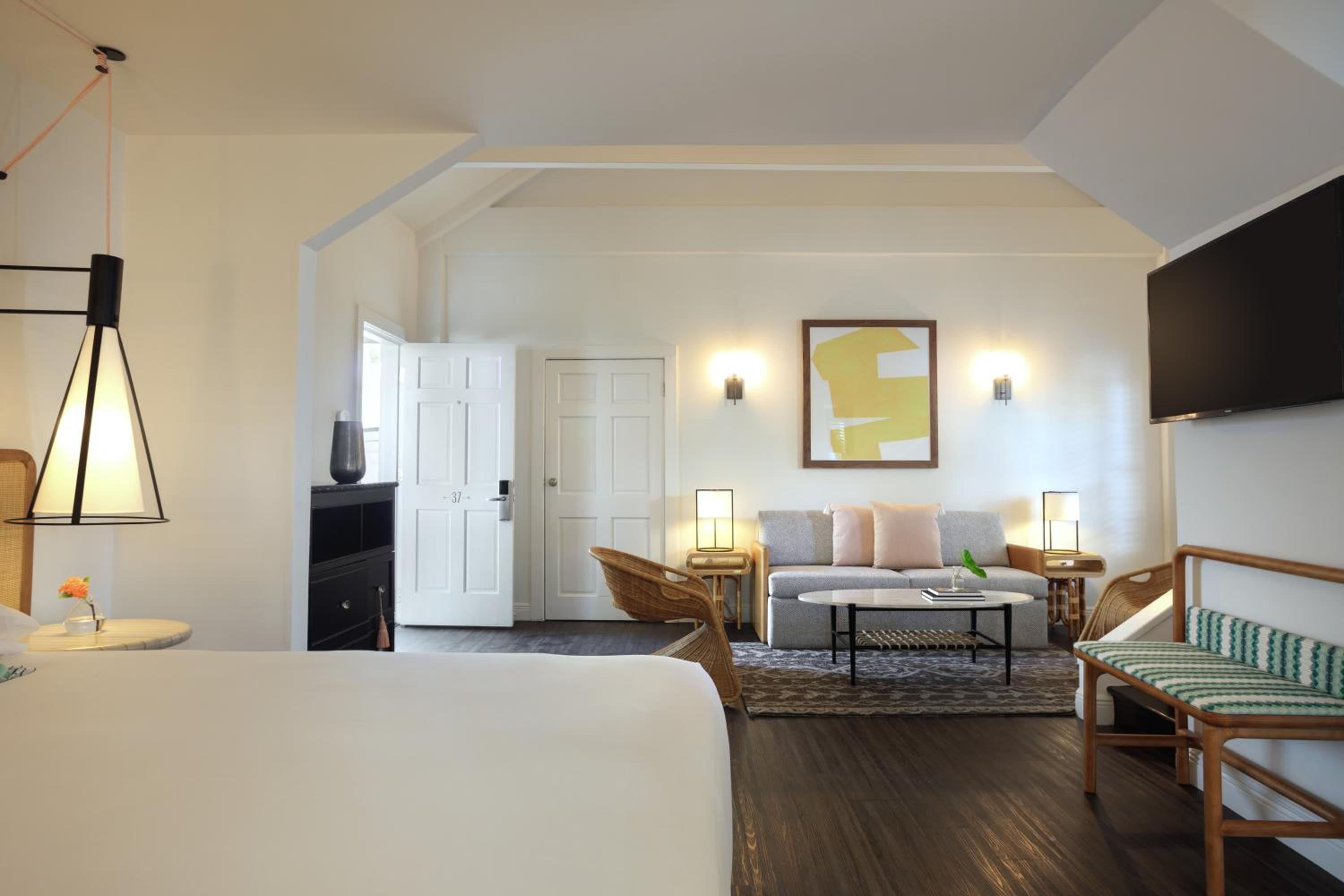 Two Bedroom Loft Suite - Photo 3