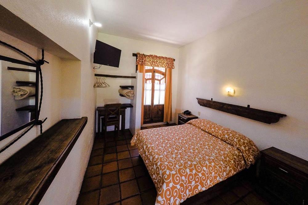 Double Room - Photo 2