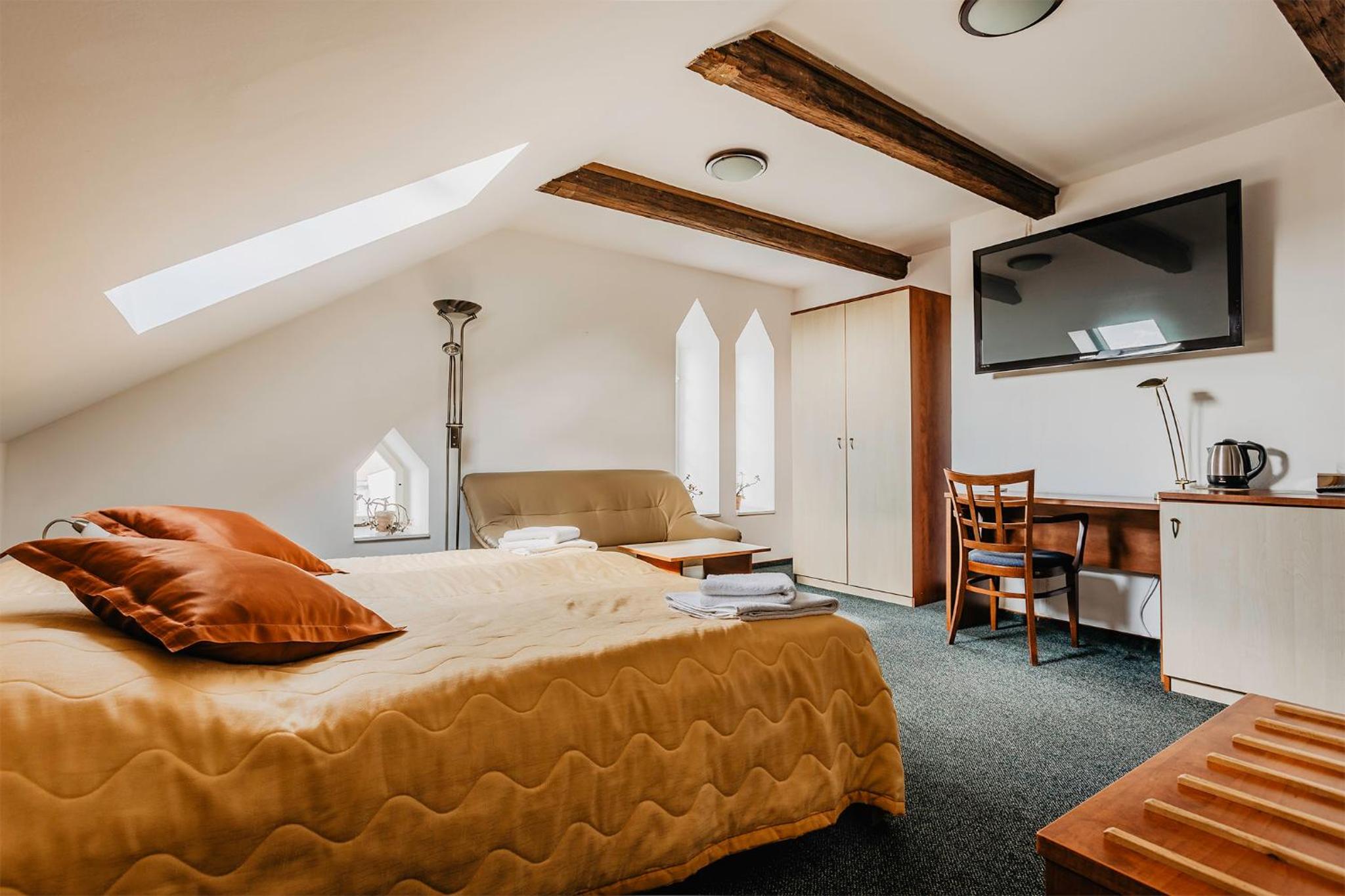 Double Room - Photo 7