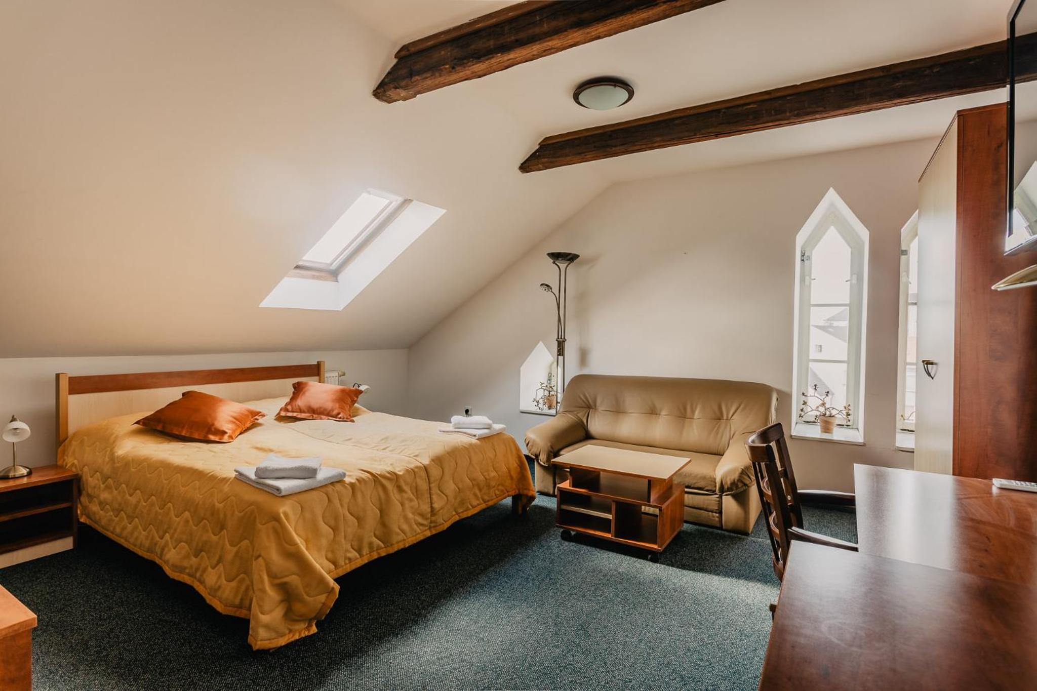 Double Room - Photo 9