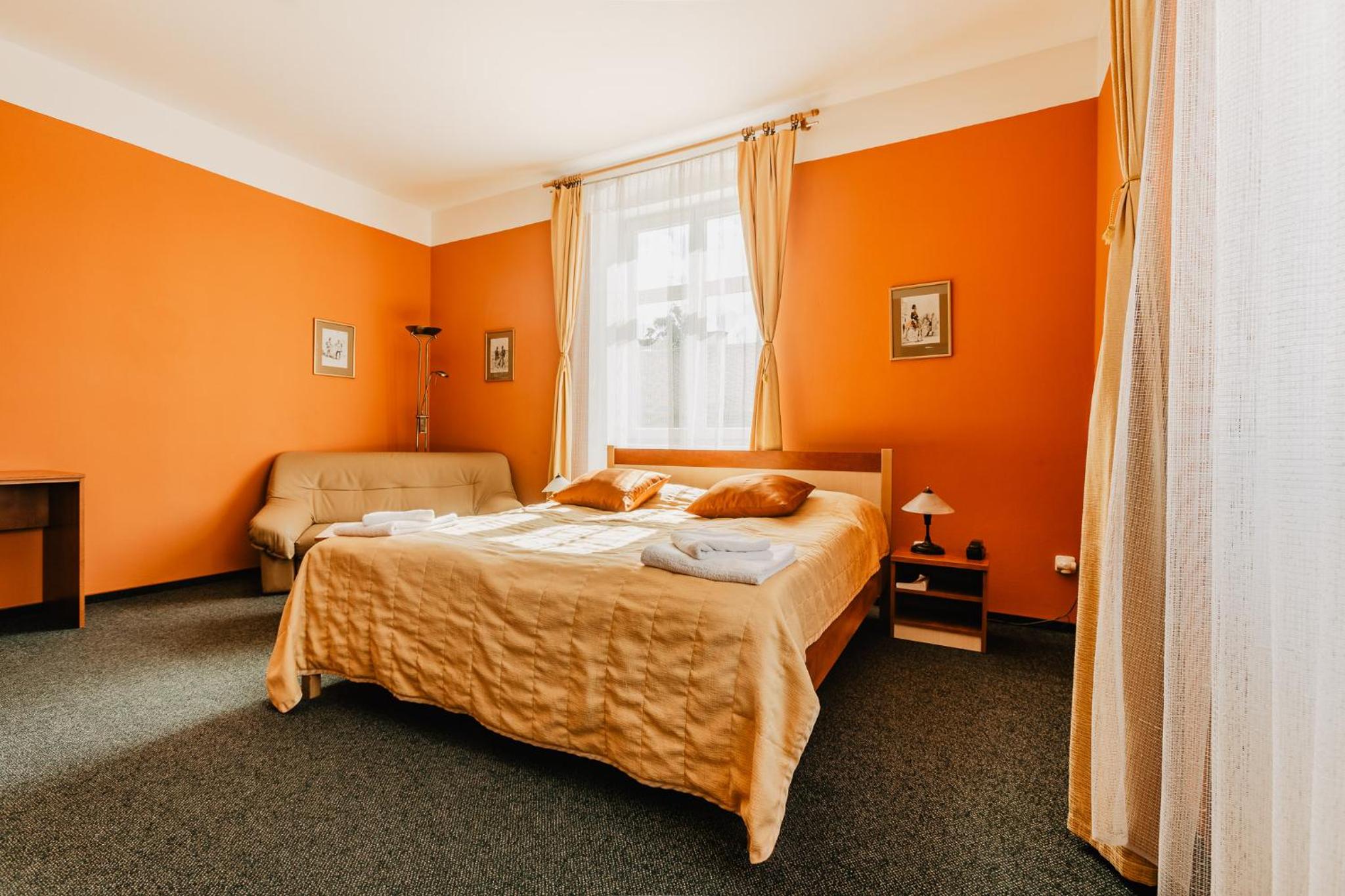 Double Room - Photo 11