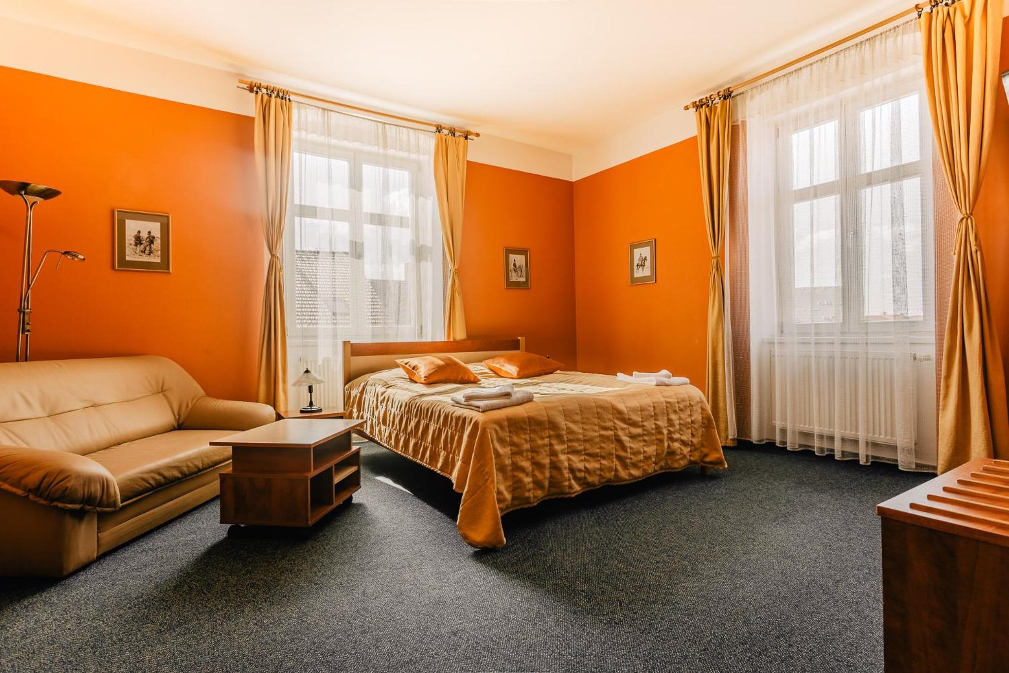 Double Room - Photo 12