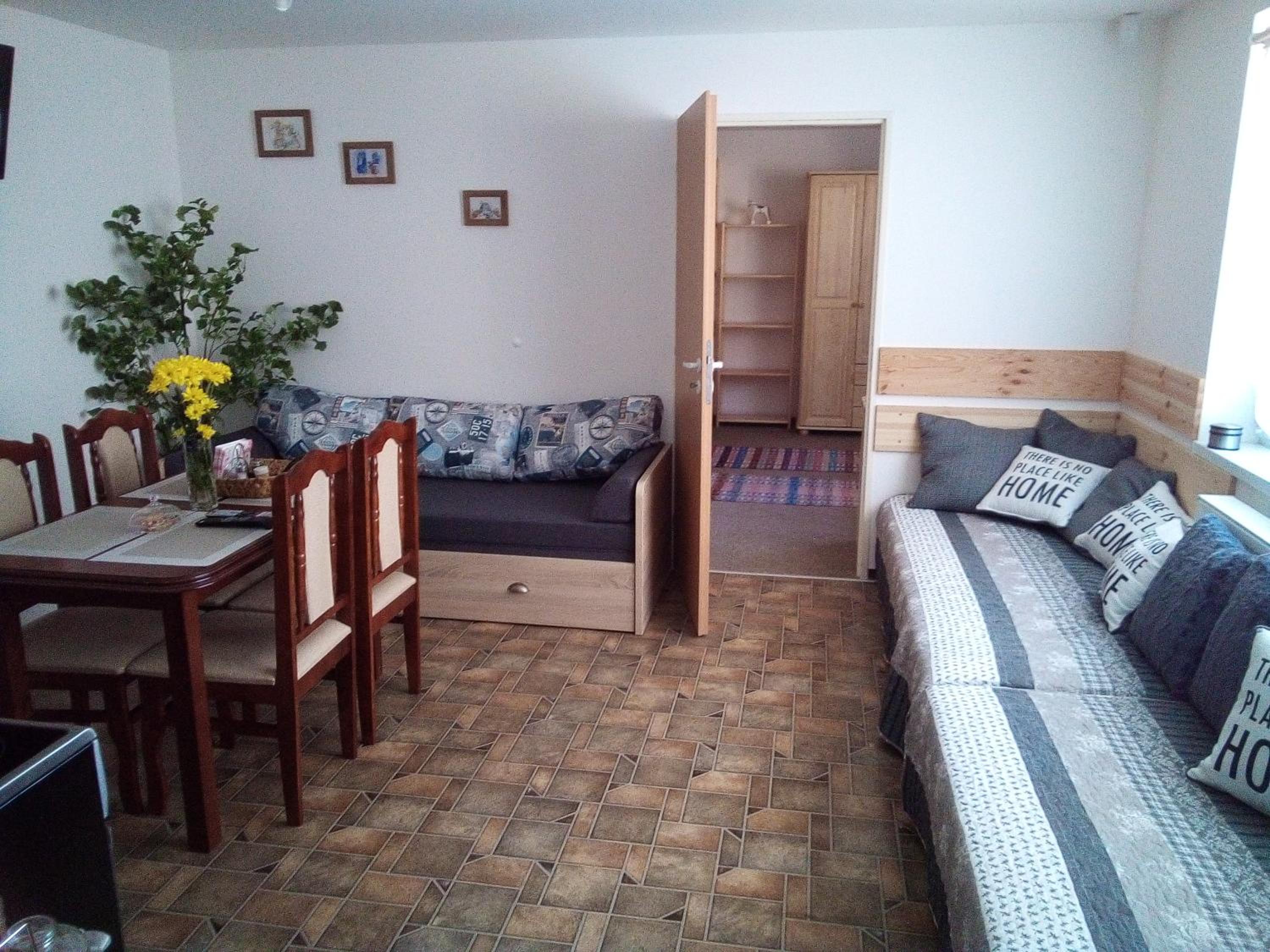 One-Bedroom Apartment - Photo 4