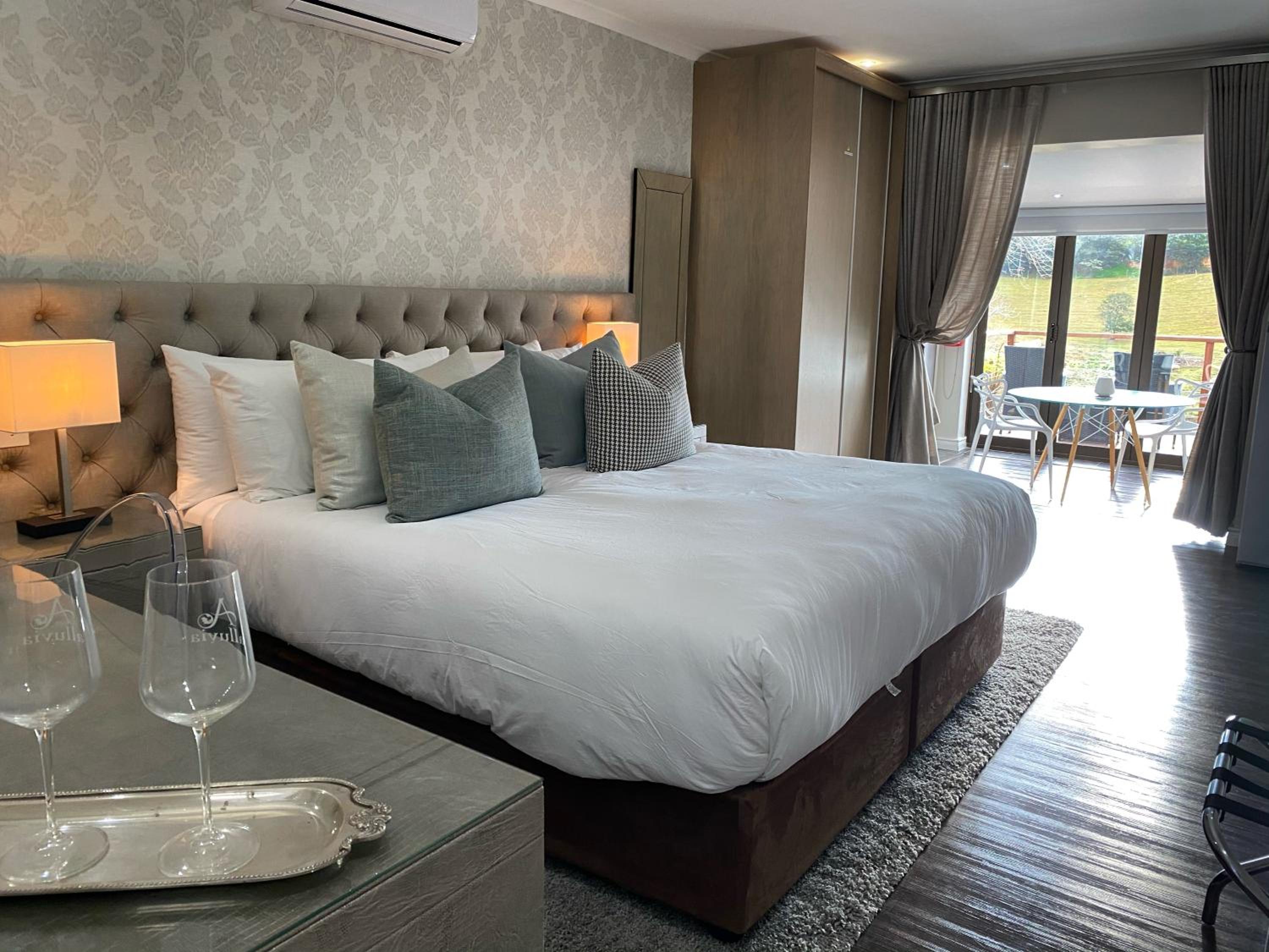 Deluxe Suite - Photo 1