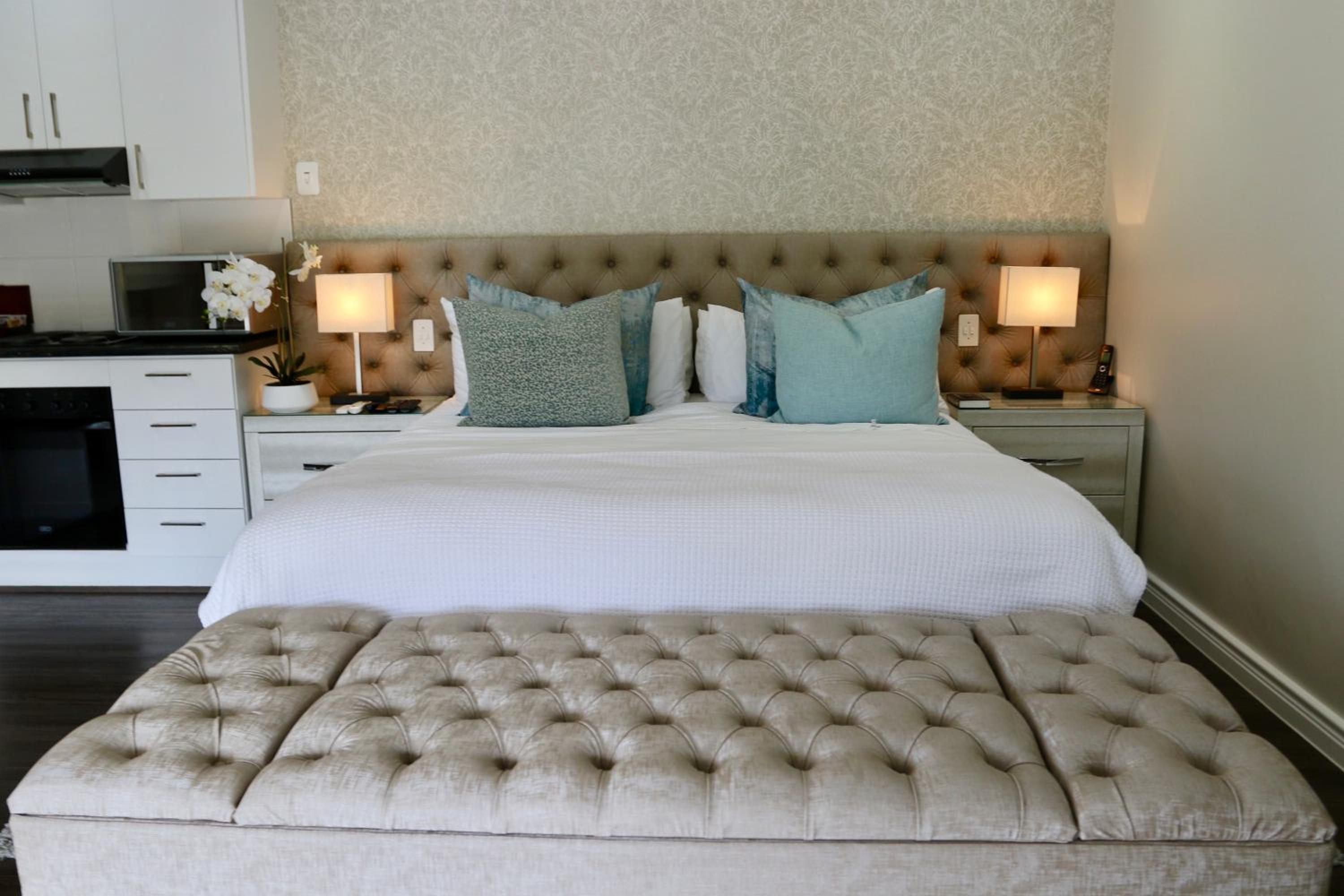 Premier Suite - Photo 10