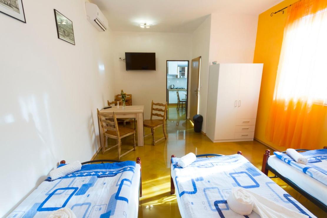 Two-Bedroom Apartment - Photo 5
