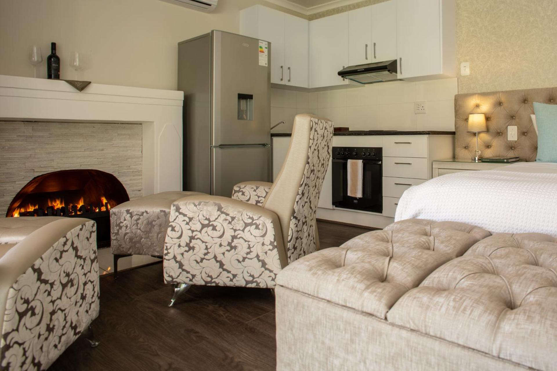 Premier Suite - Photo 9