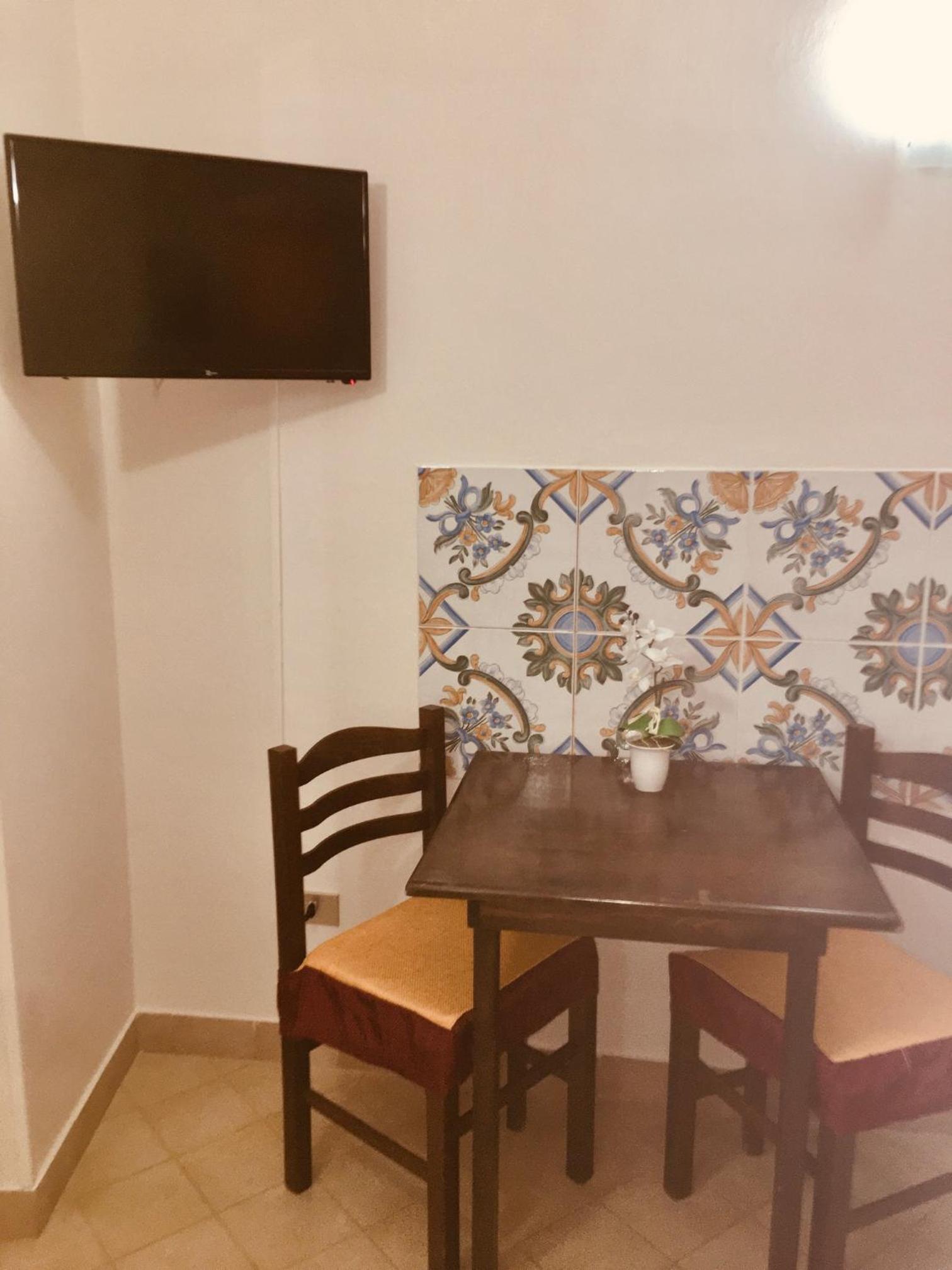 Two-Bedroom House - Photo 15