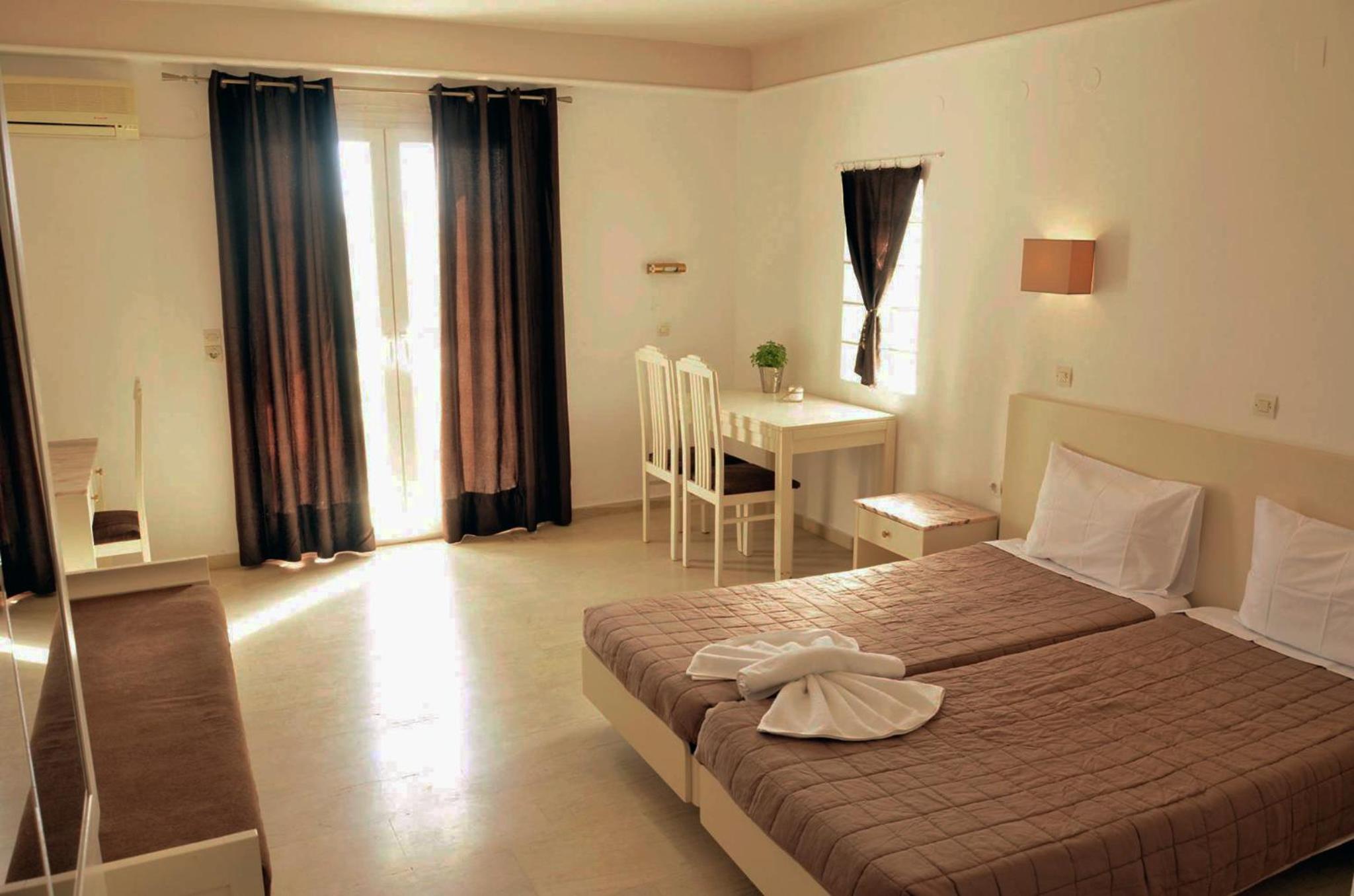 Double or Twin Room photo 2