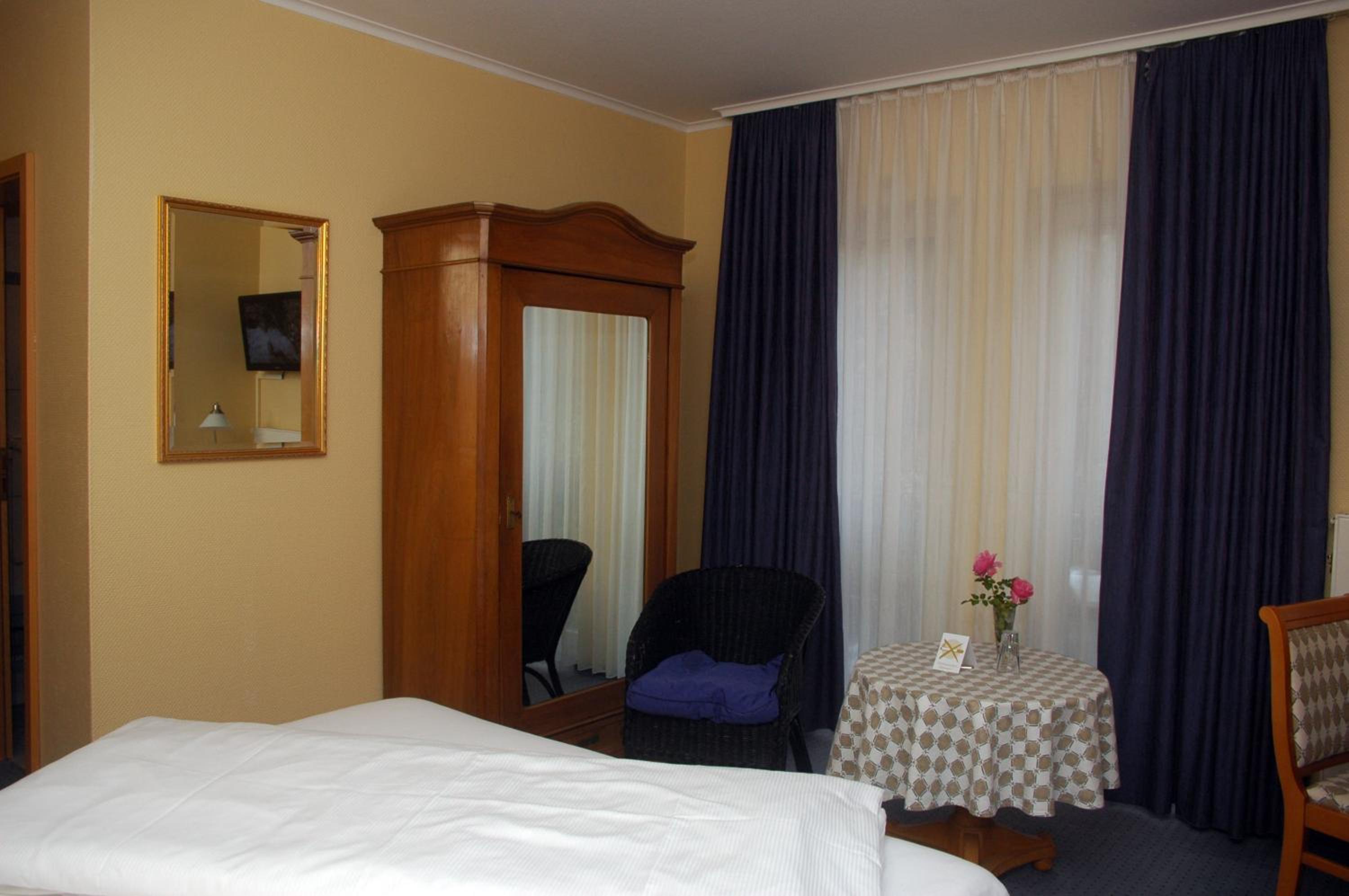 Single Room photo 3