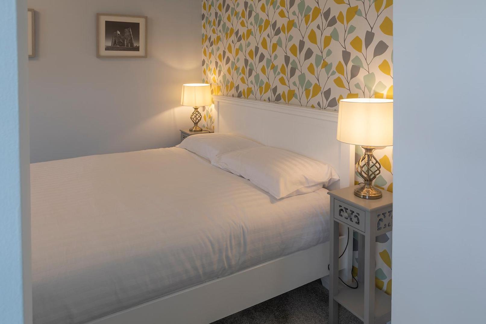 Deluxe King Room - Photo 5