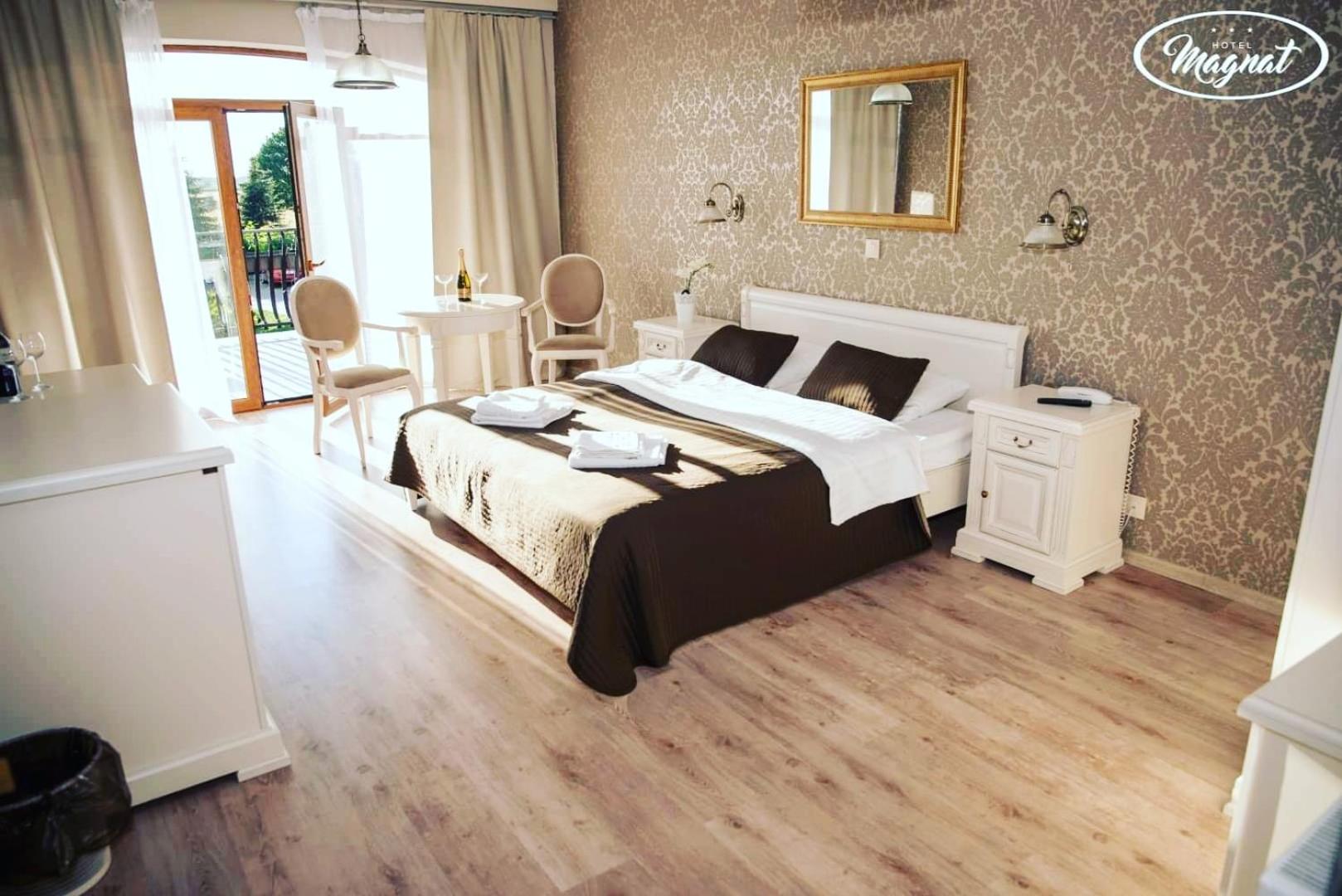 Deluxe Double Room - Photo 13