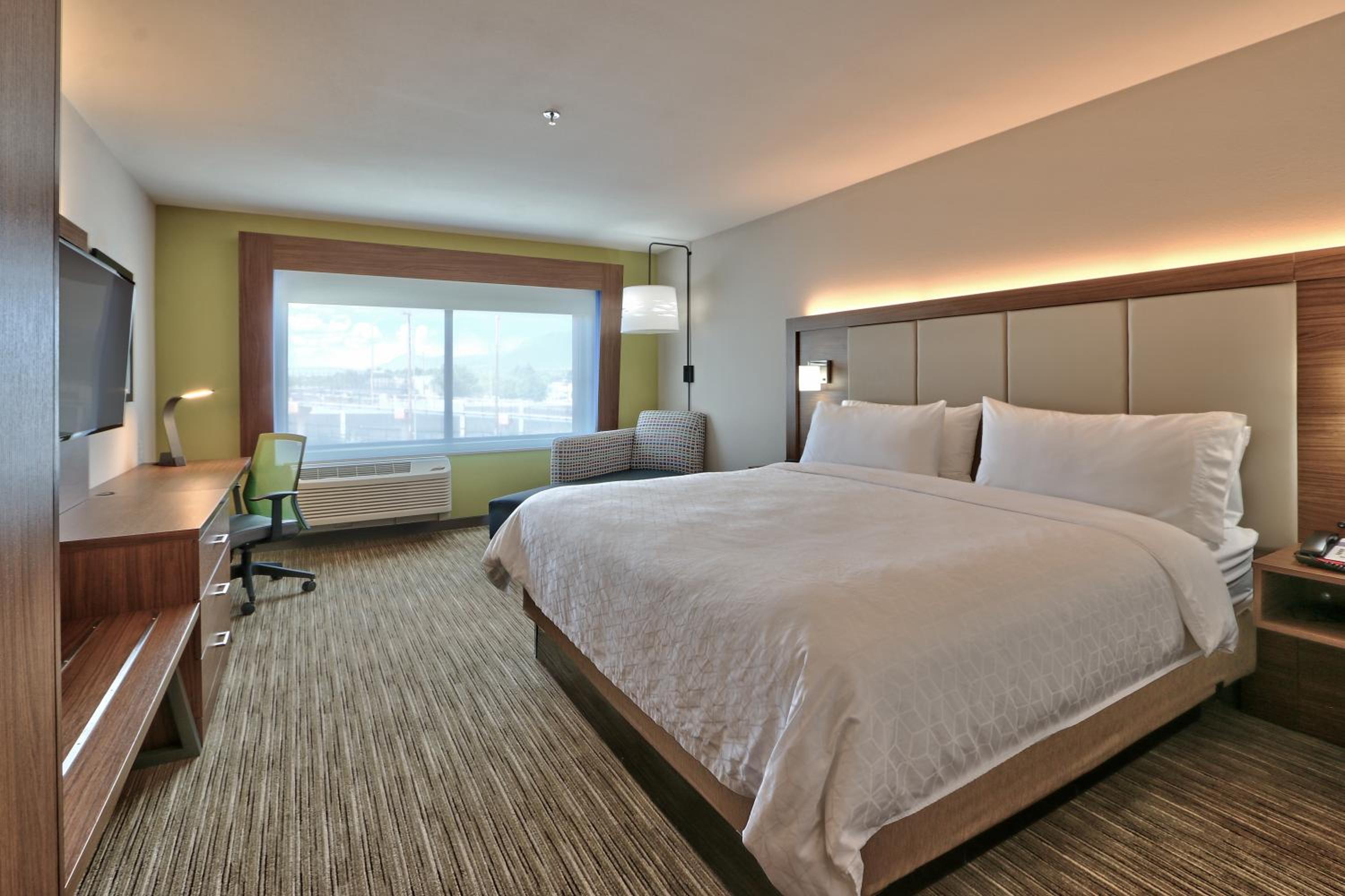 Standard King Room - Photo 1