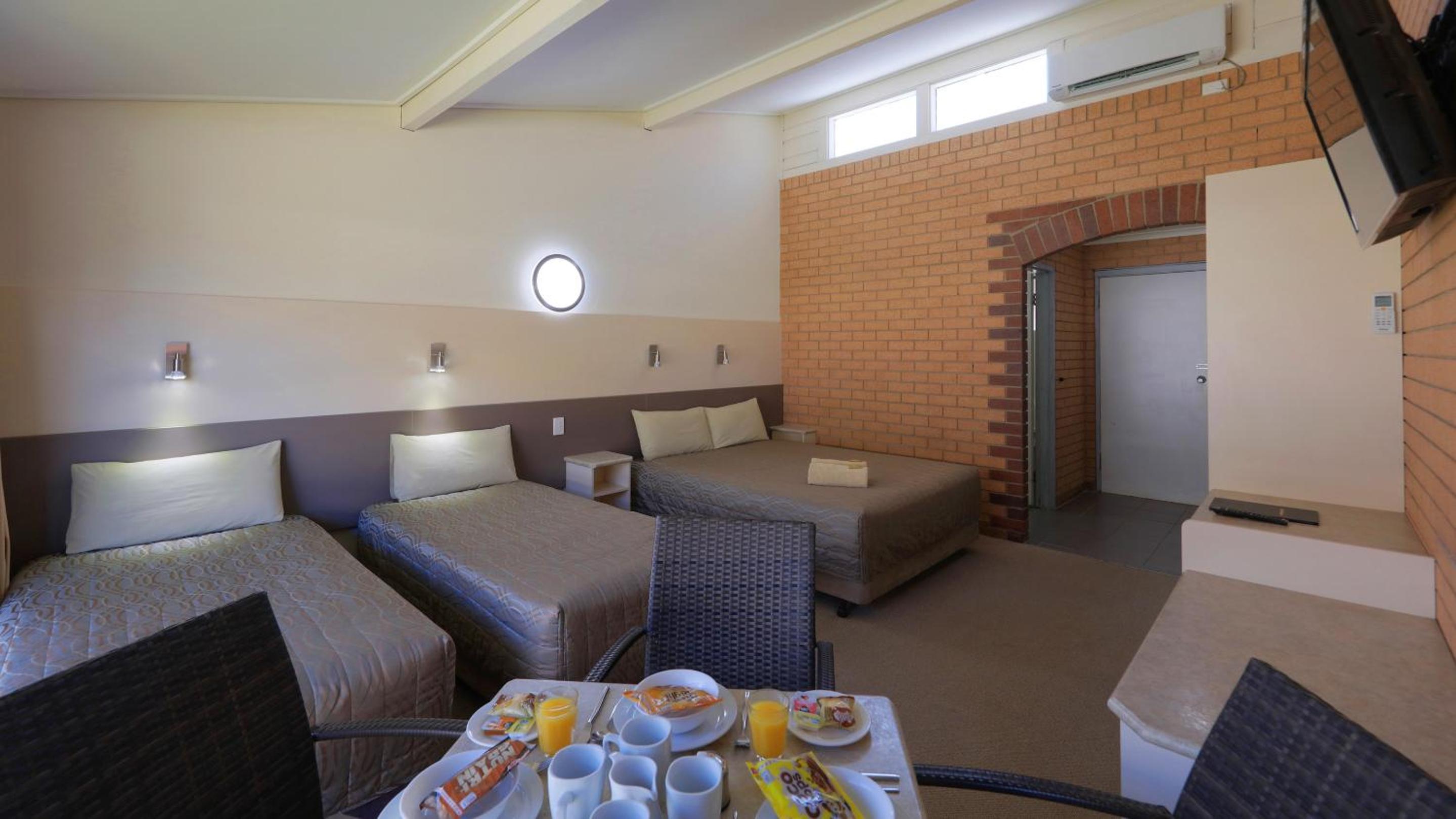 Standard Quadruple Room - Photo 3