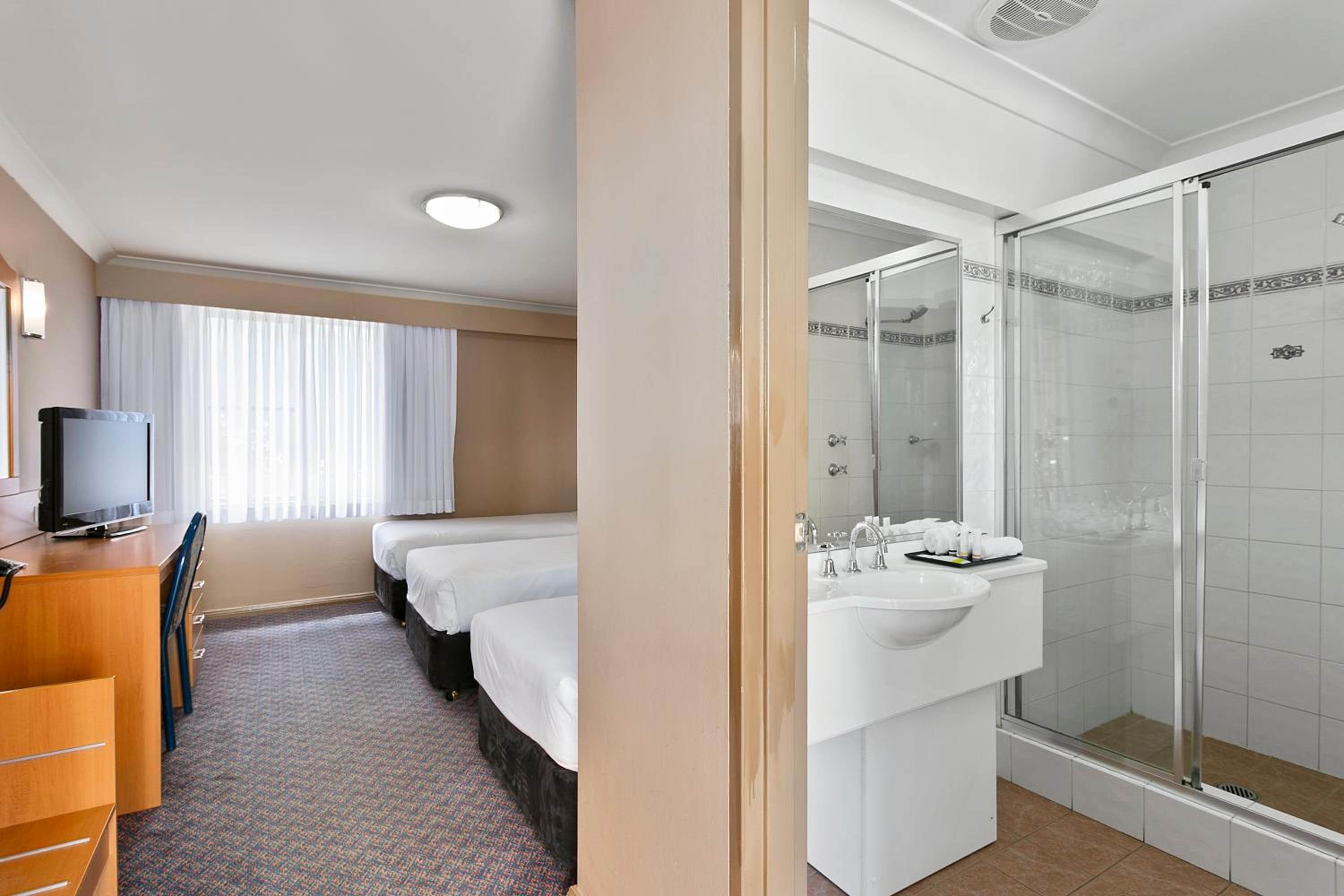 Triple Room - Non Smoking photo 3