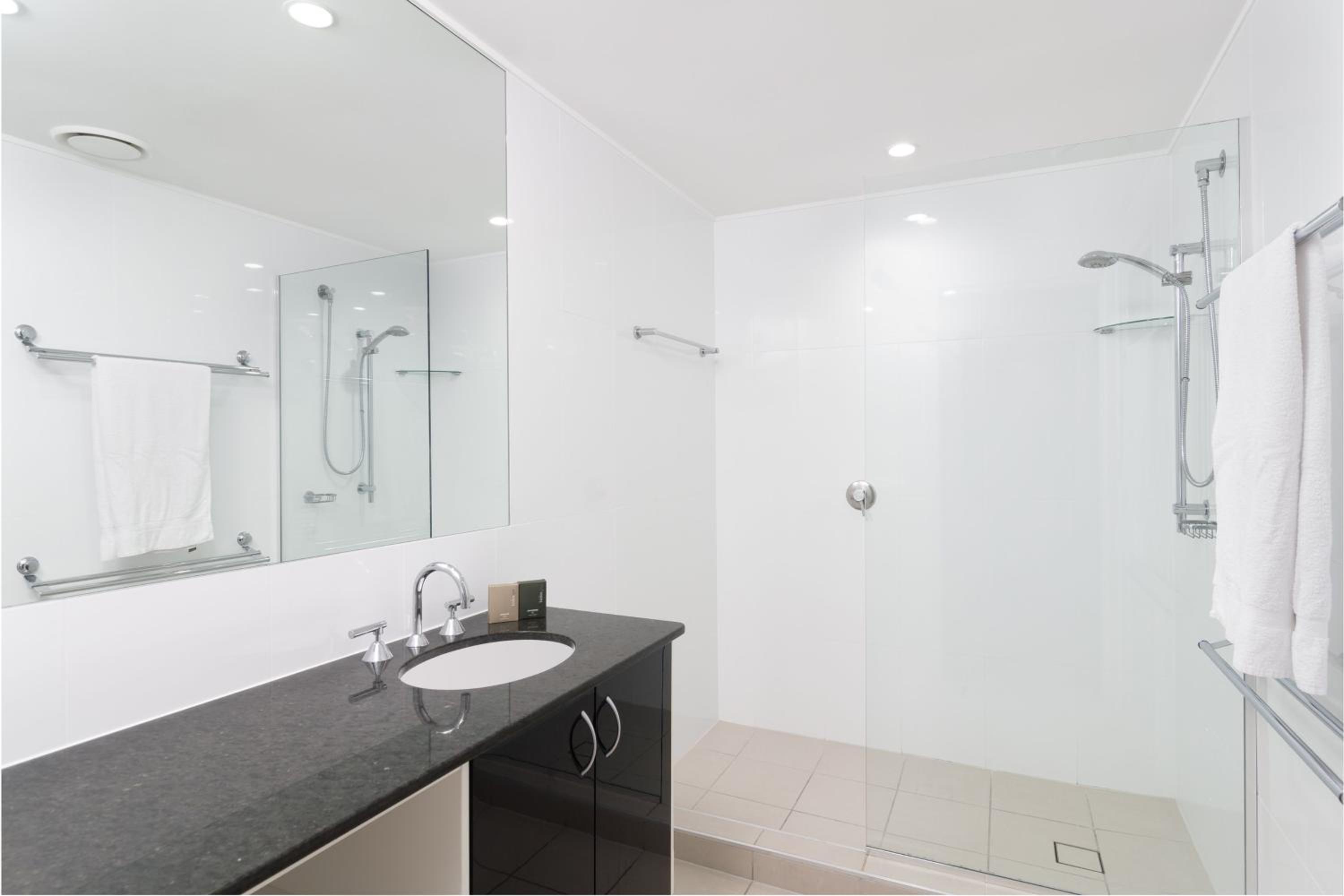 Two Bedroom Deluxe Apartment photo 2