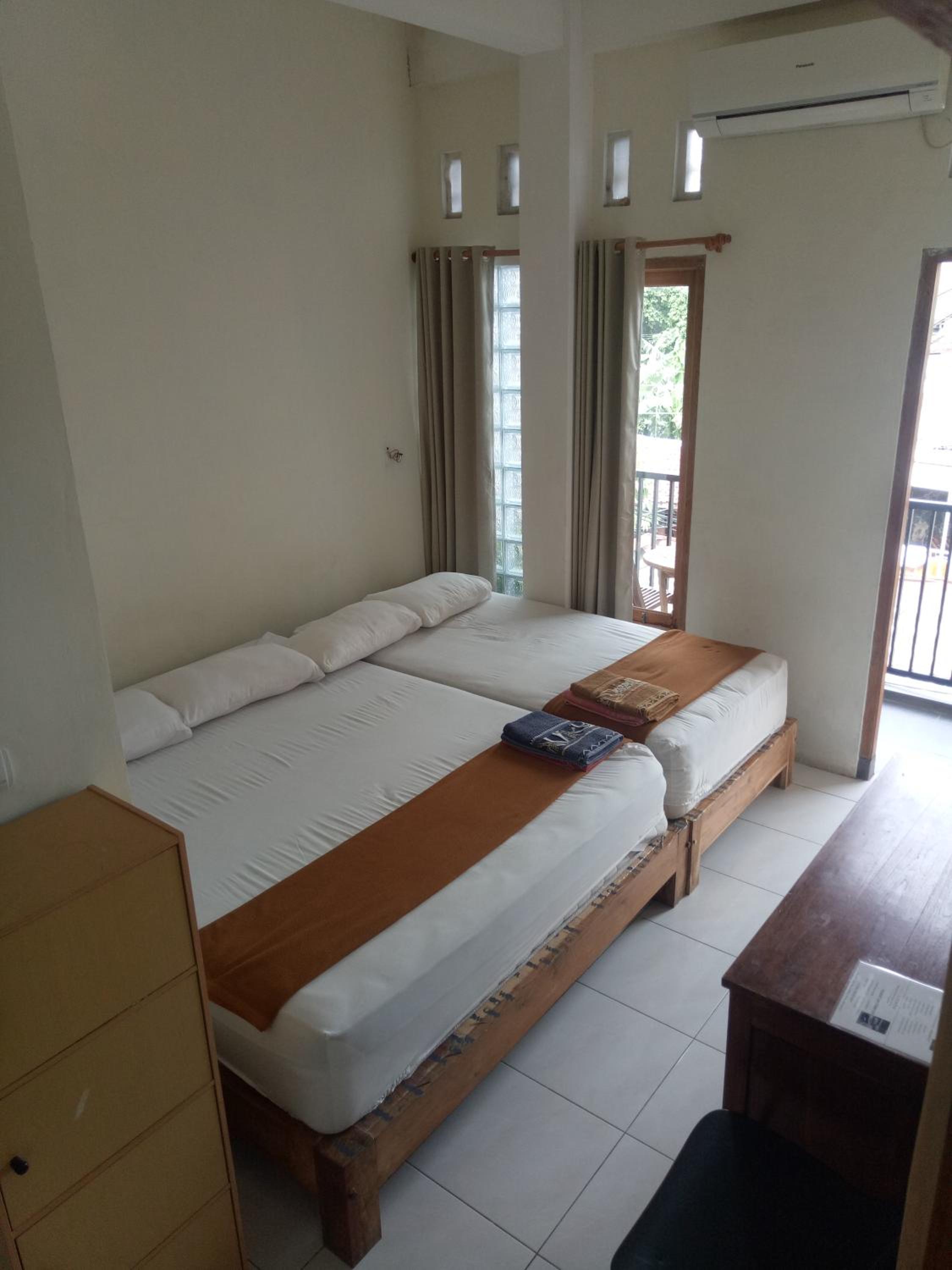 Family Room with Private Bathroom - Photo 40
