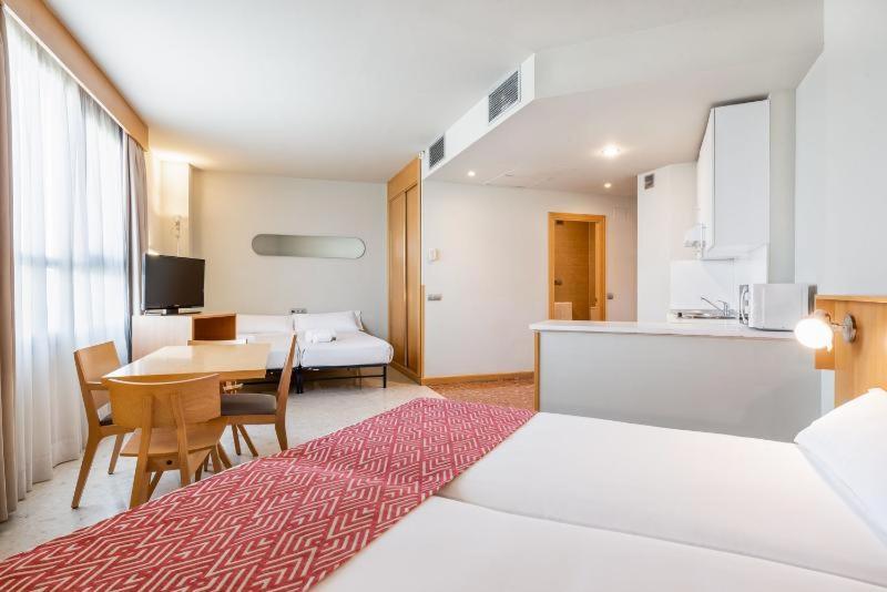 Quadruple Room - Photo 5